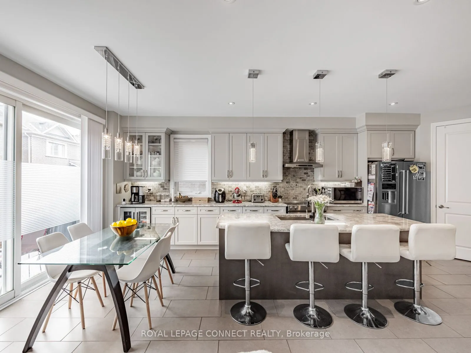3302 Mintwood Circle