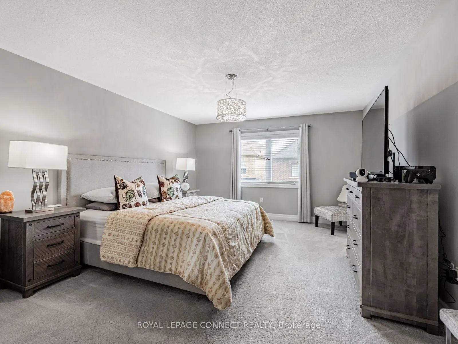 3302 Mintwood Circle
