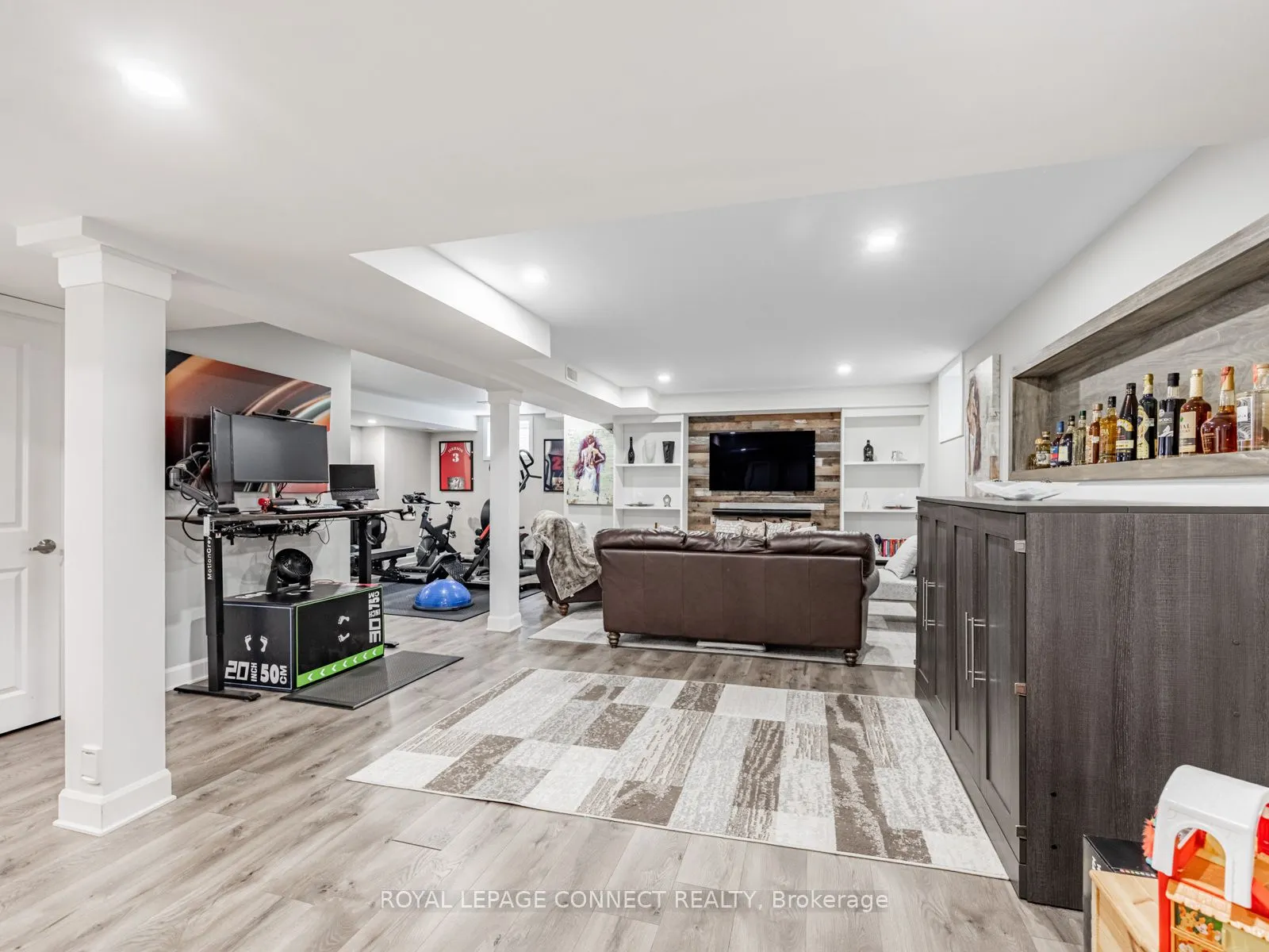 3302 Mintwood Circle