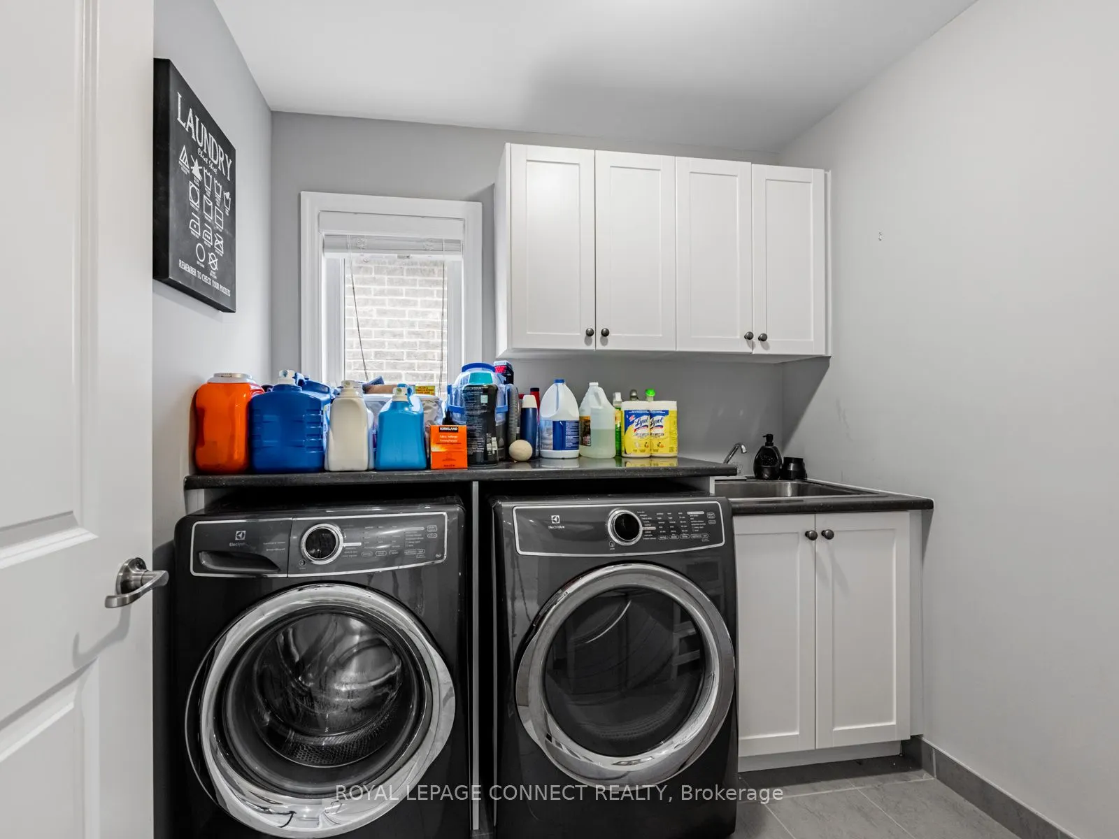 3302 Mintwood Circle