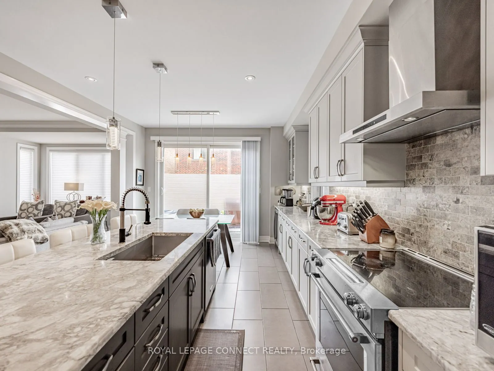 3302 Mintwood Circle