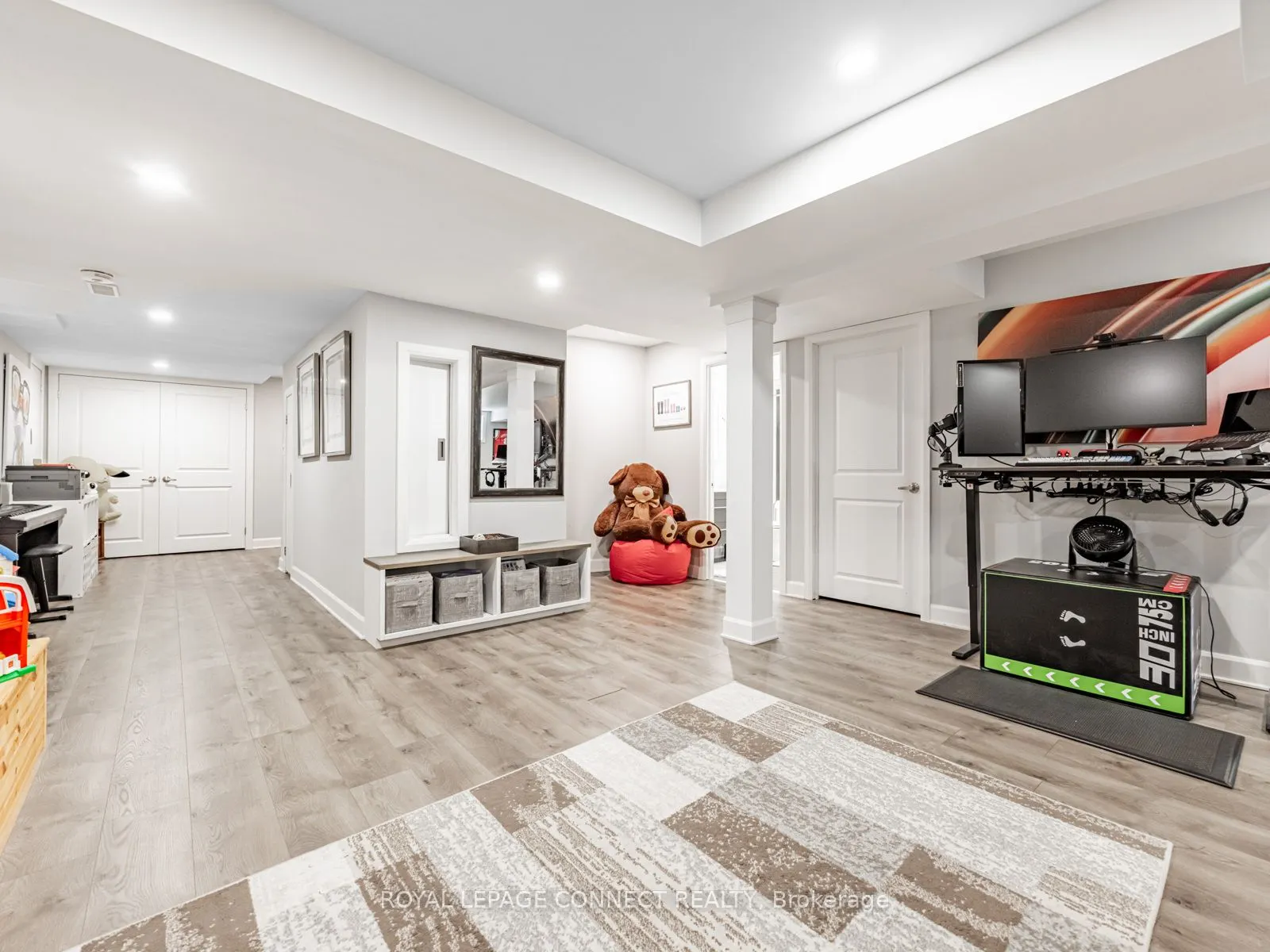 3302 Mintwood Circle