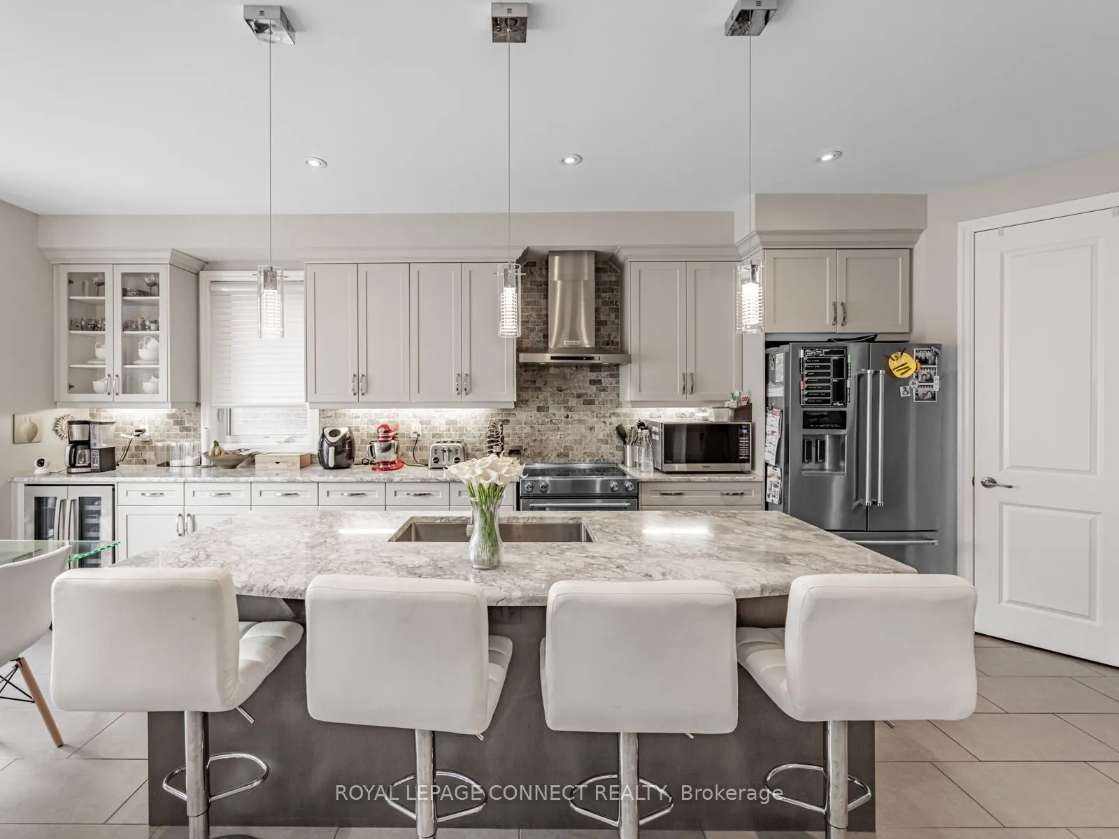 3302 Mintwood Circle