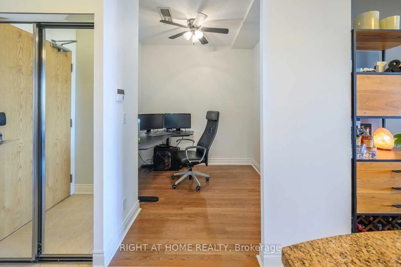 1910 Lake Shore Boulevard W, #505
