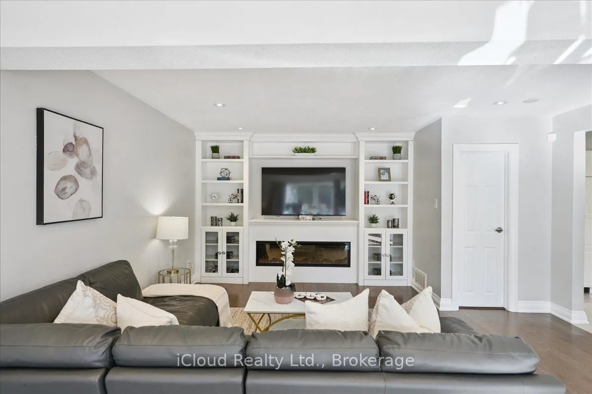 2224 Thorn Lodge Drive