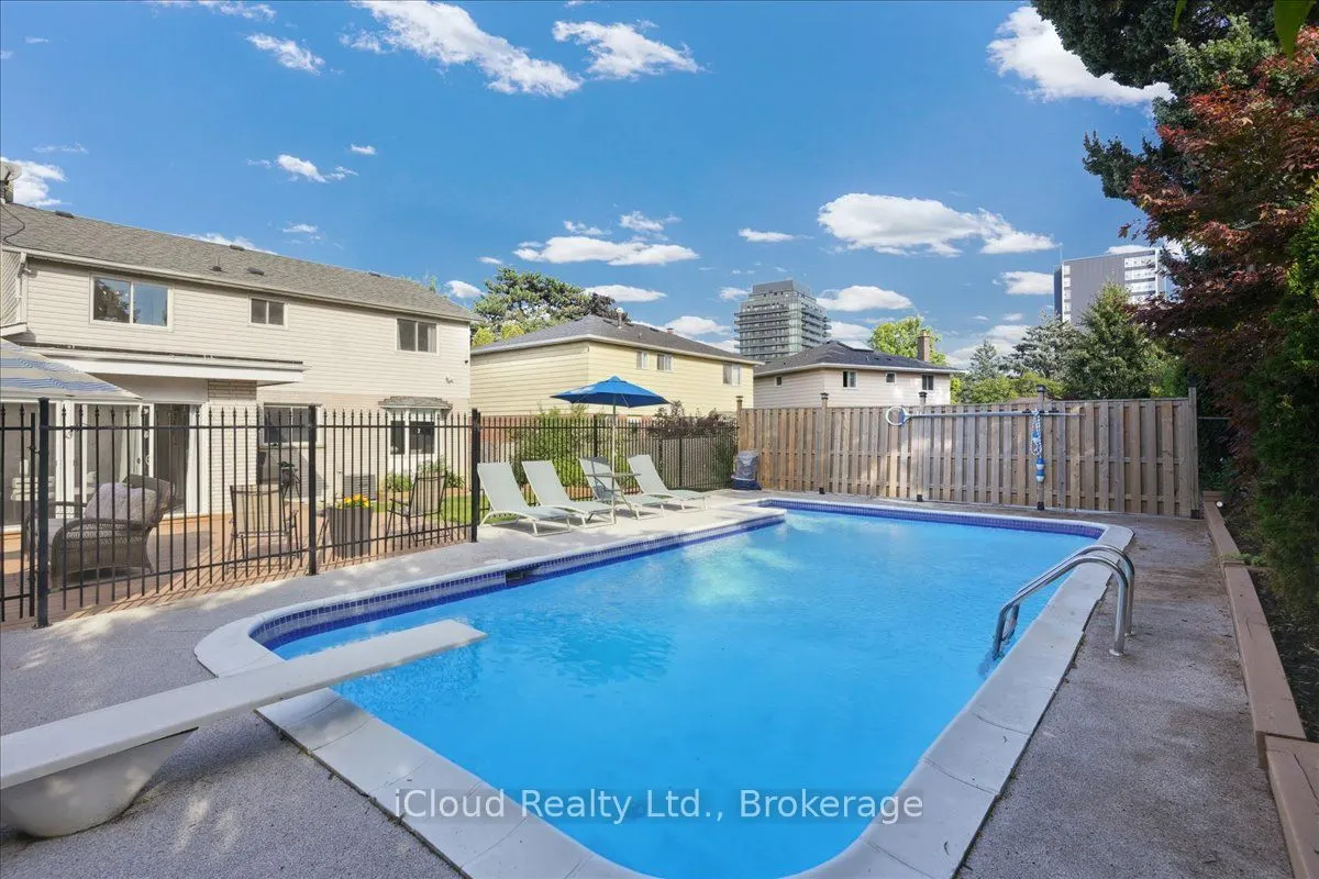 2224 Thorn Lodge Drive