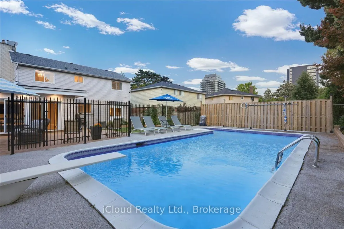 2224 Thorn Lodge Drive