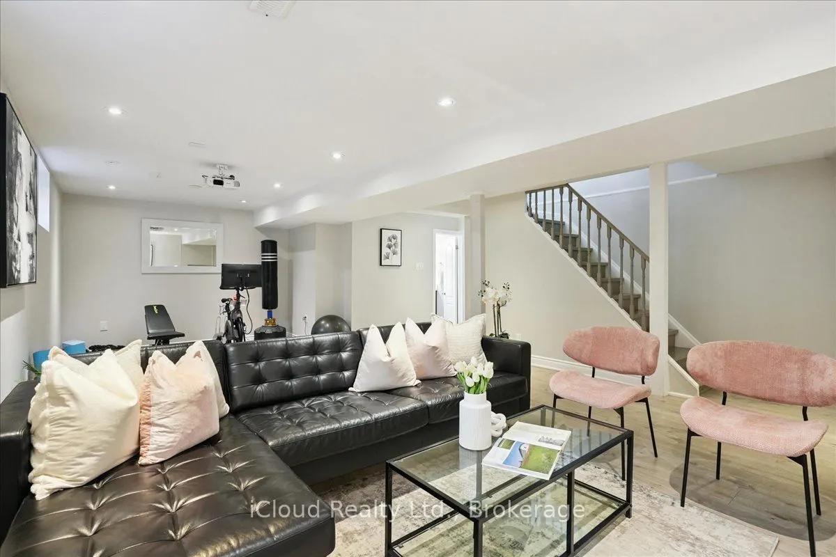2224 Thorn Lodge Drive