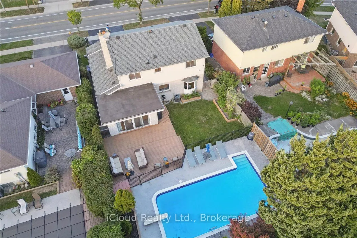 2224 Thorn Lodge Drive