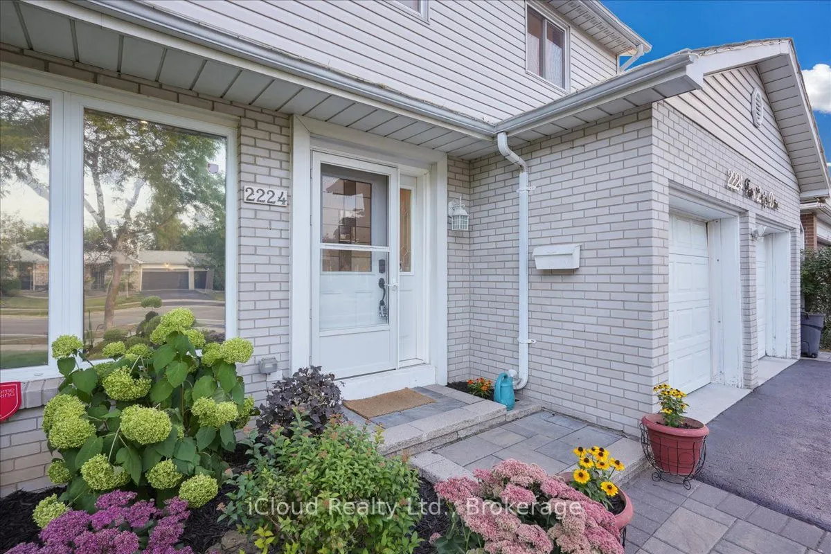 2224 Thorn Lodge Drive