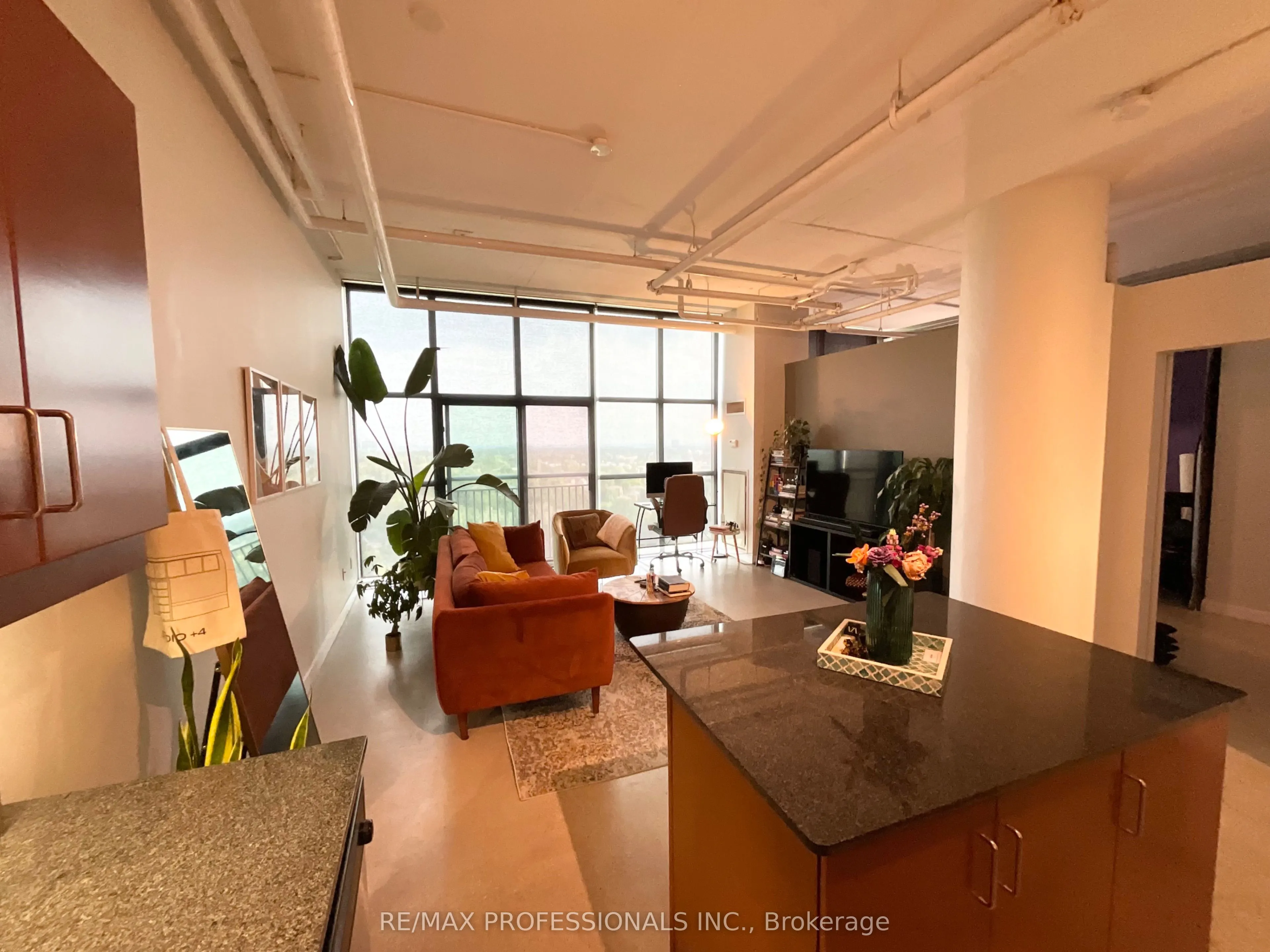 2 Fieldway Road, #1208