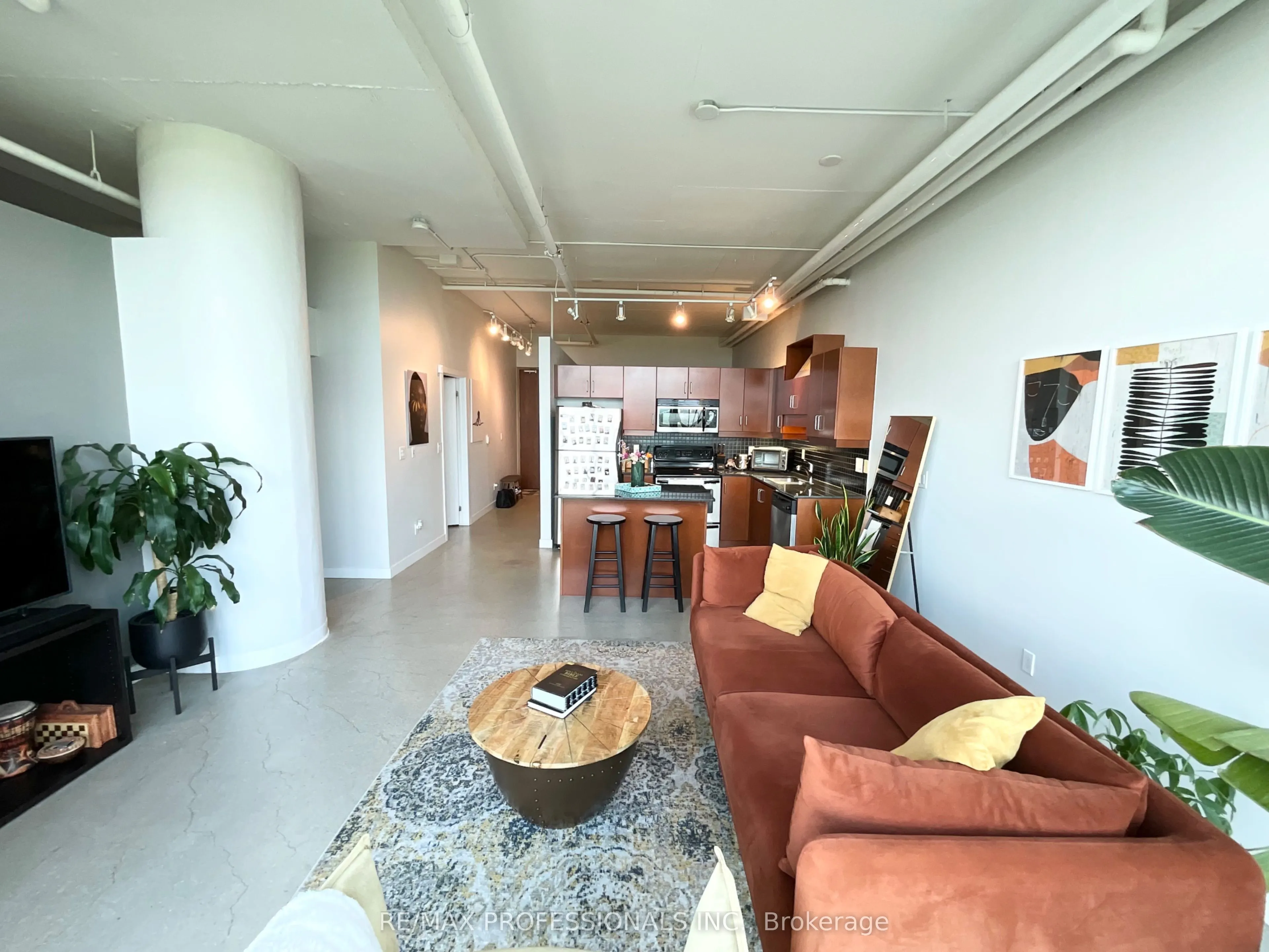 2 Fieldway Road, #1208