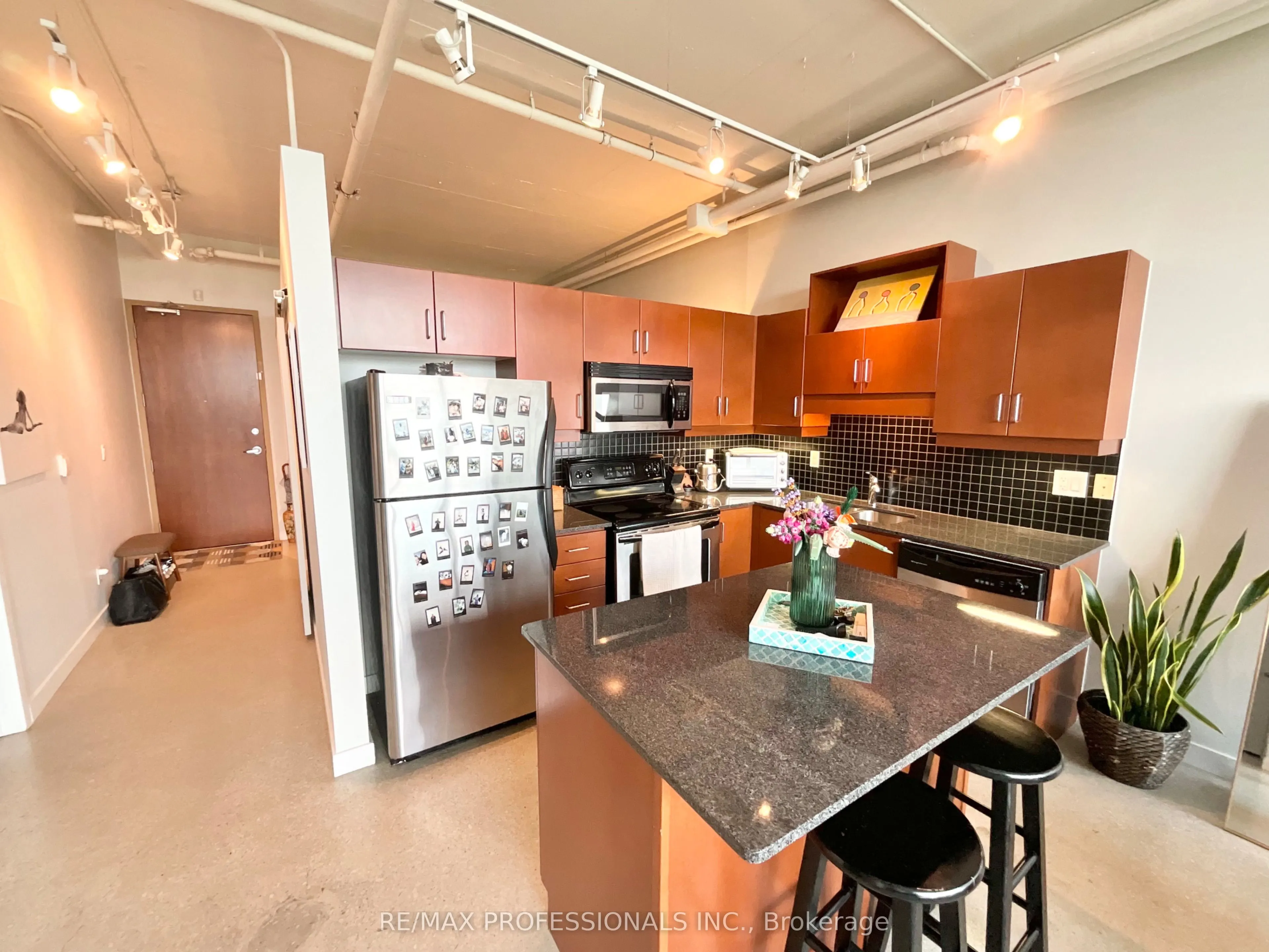 2 Fieldway Road, #1208
