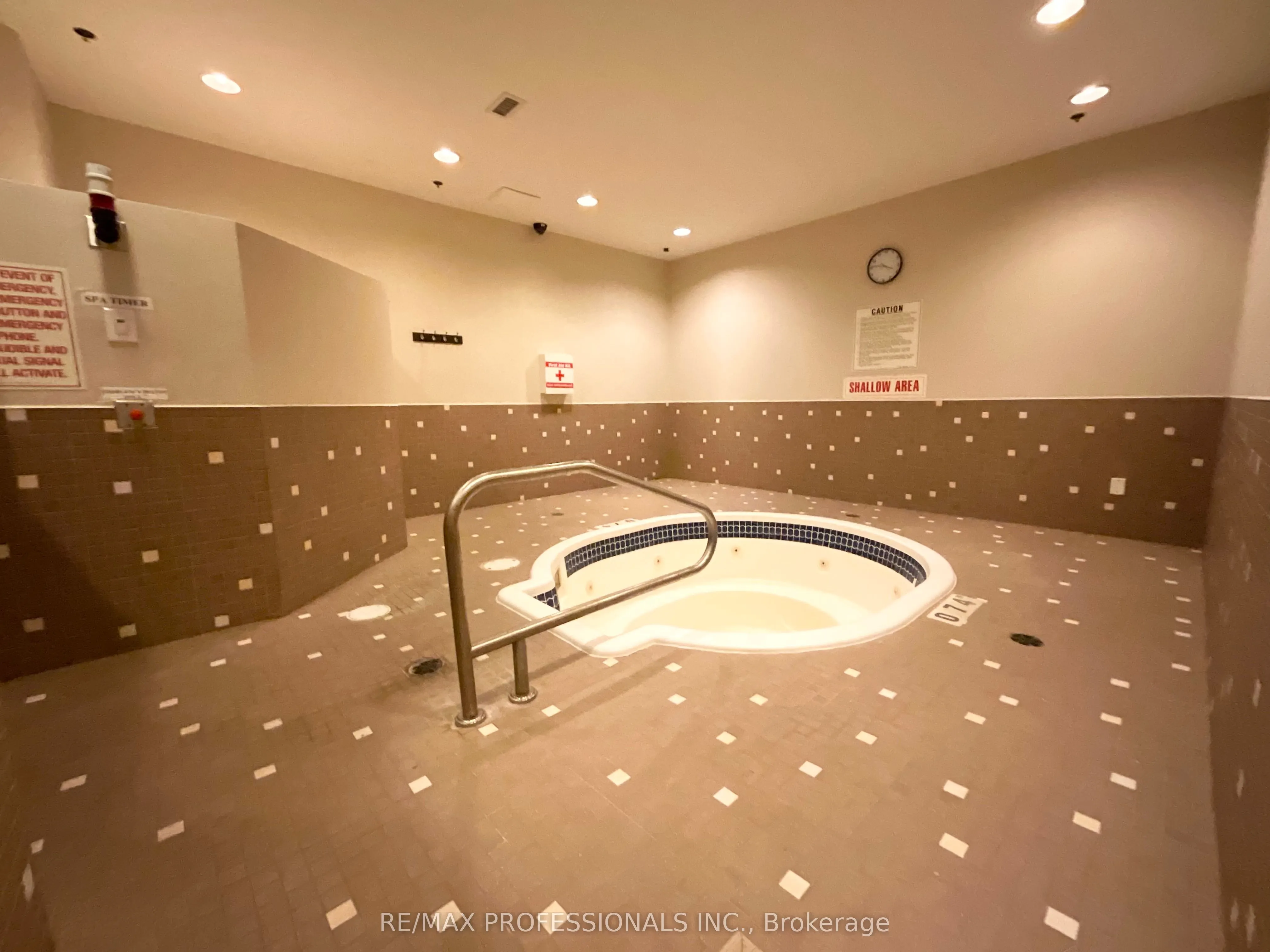 2 Fieldway Road, #1208
