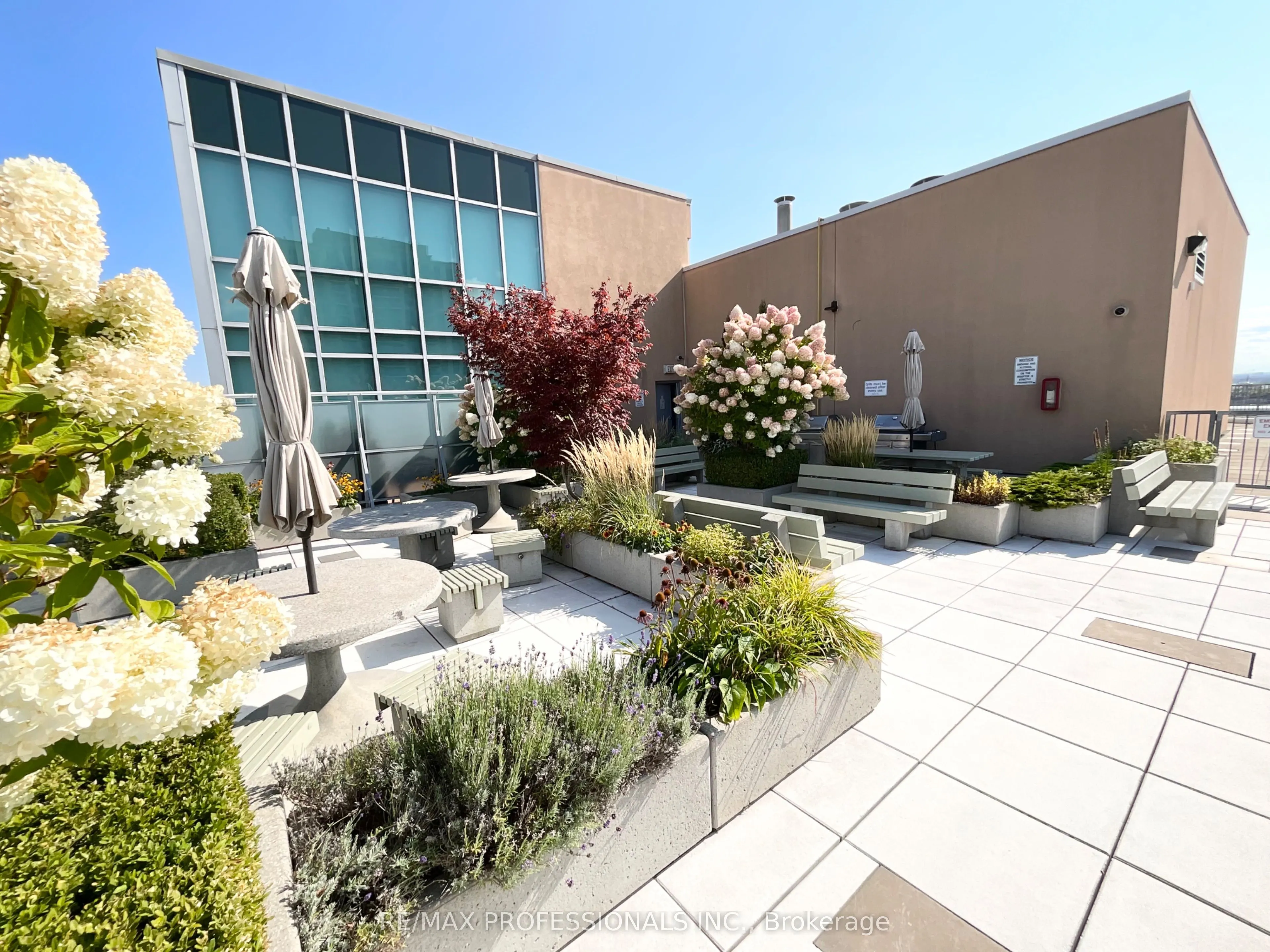 2 Fieldway Road, #1208