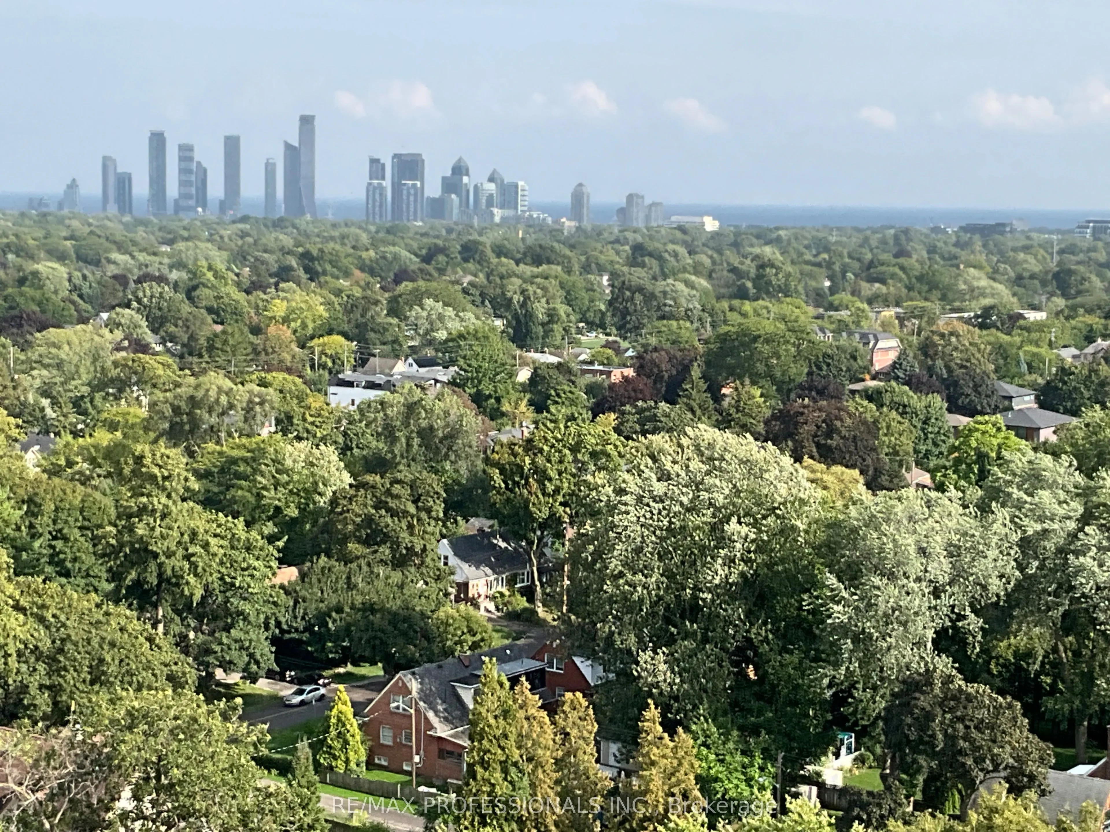 2 Fieldway Road, #1208