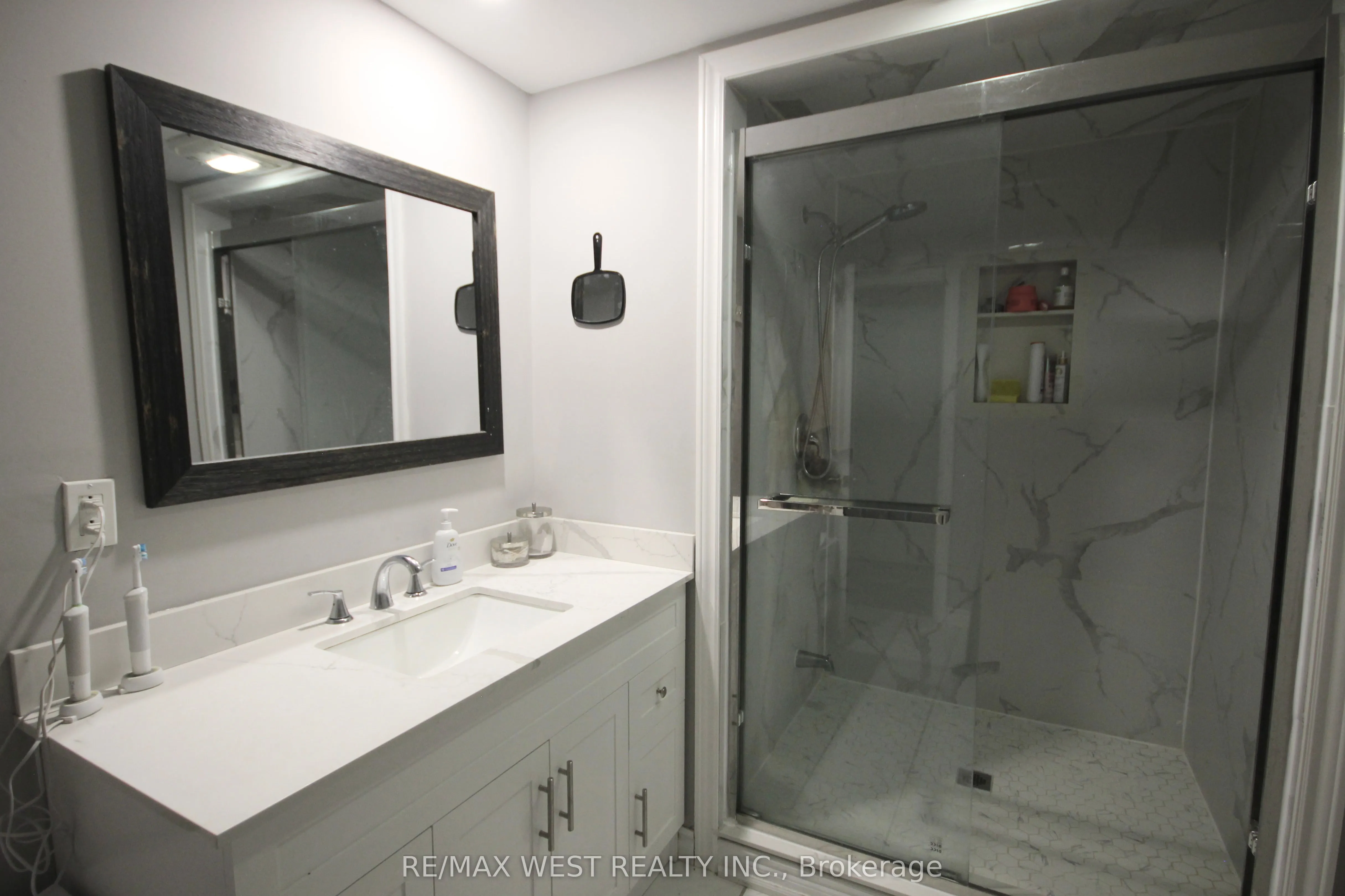 7374 Black Walnut Trail