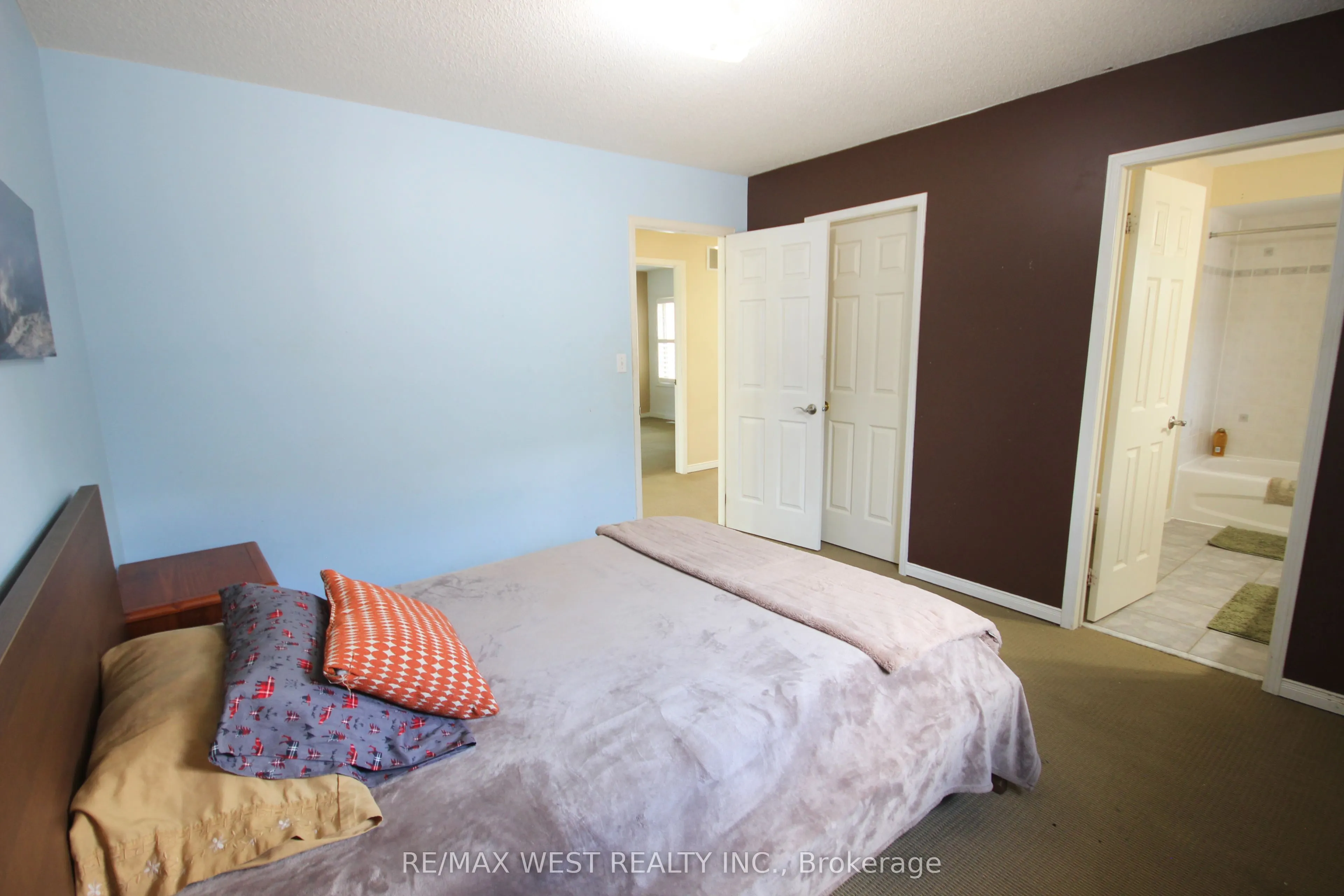 7374 Black Walnut Trail