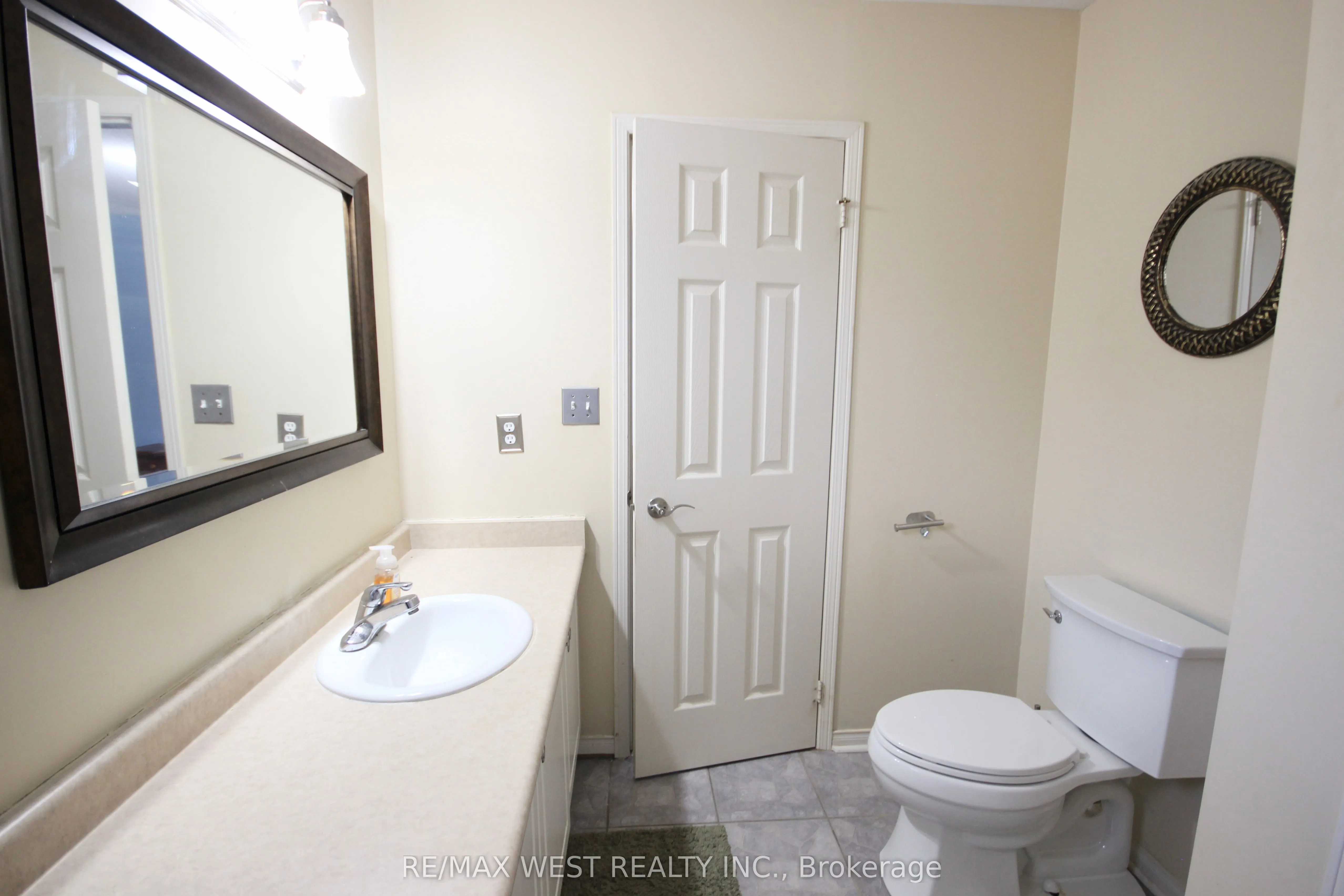 7374 Black Walnut Trail