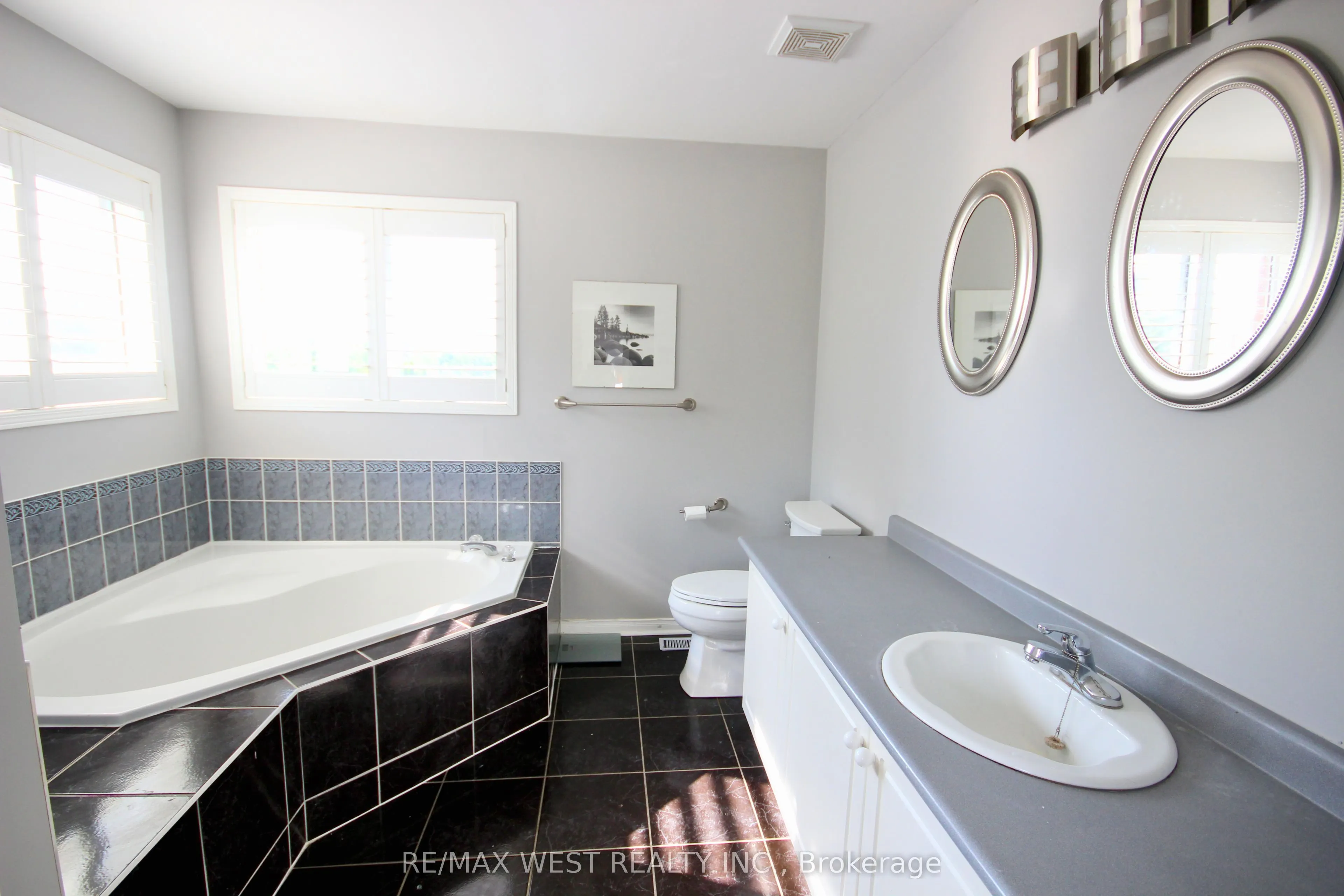 7374 Black Walnut Trail