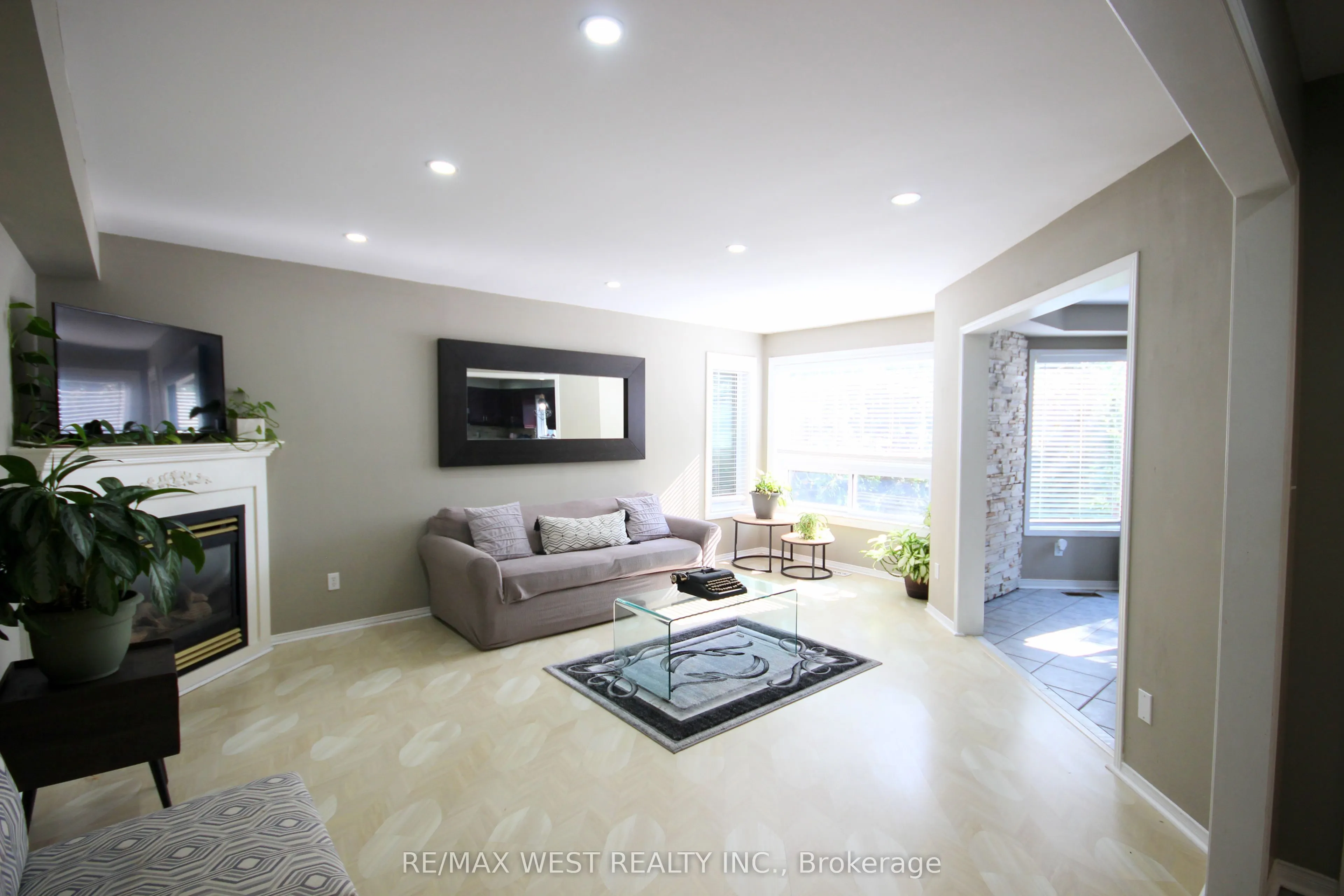 7374 Black Walnut Trail
