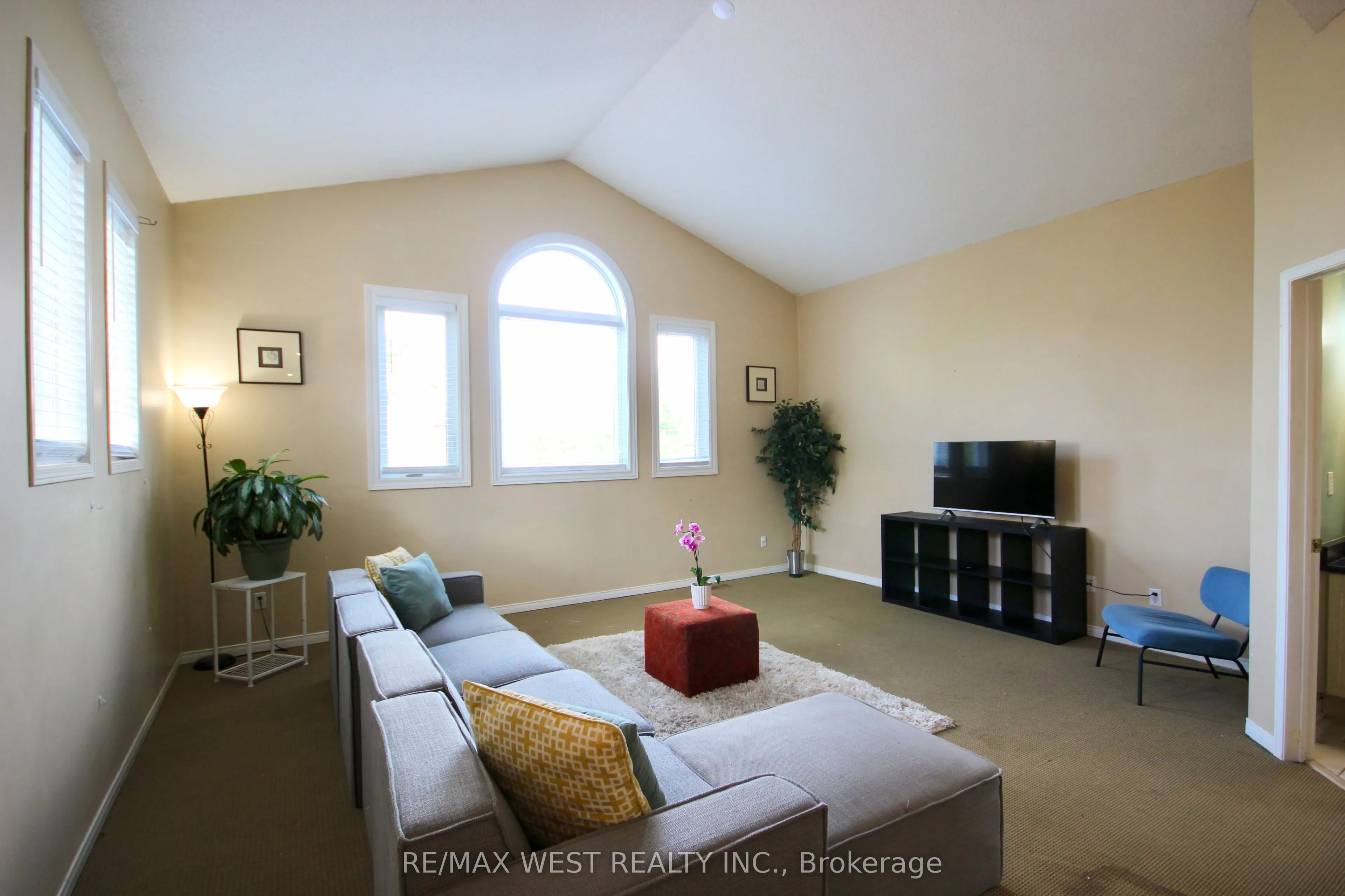 7374 Black Walnut Trail