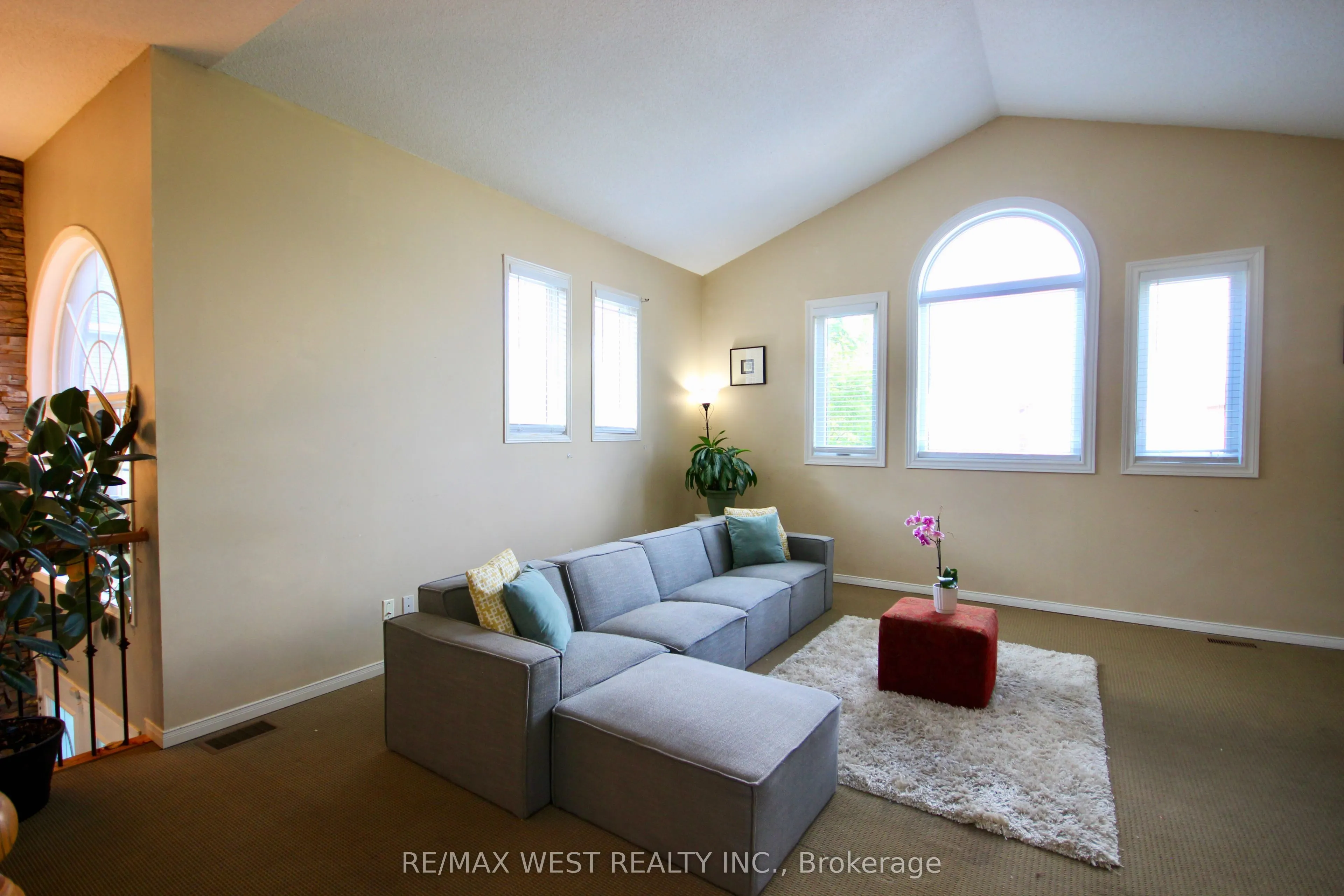 7374 Black Walnut Trail