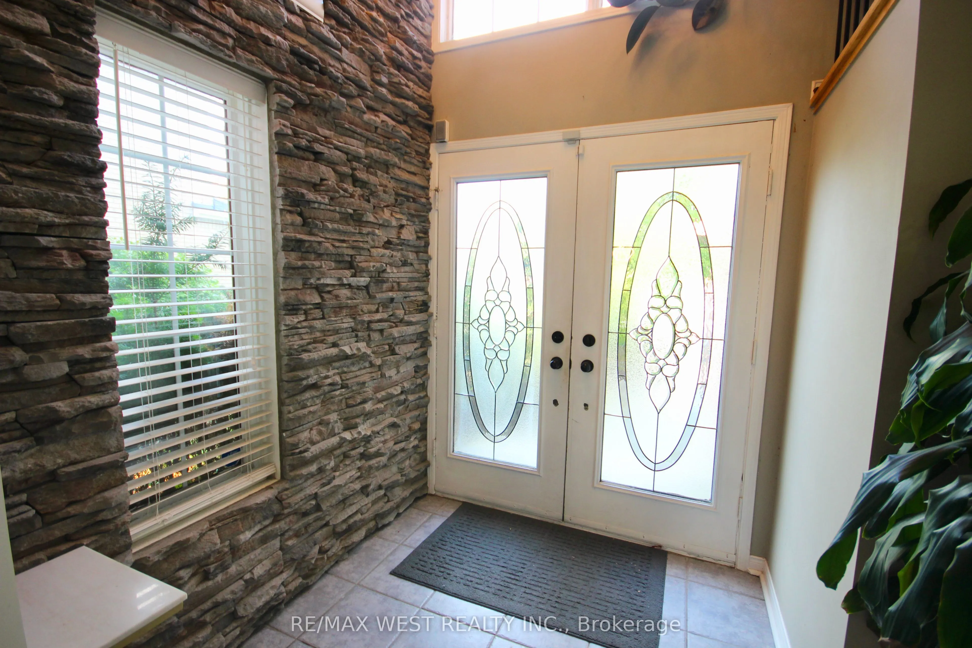 7374 Black Walnut Trail