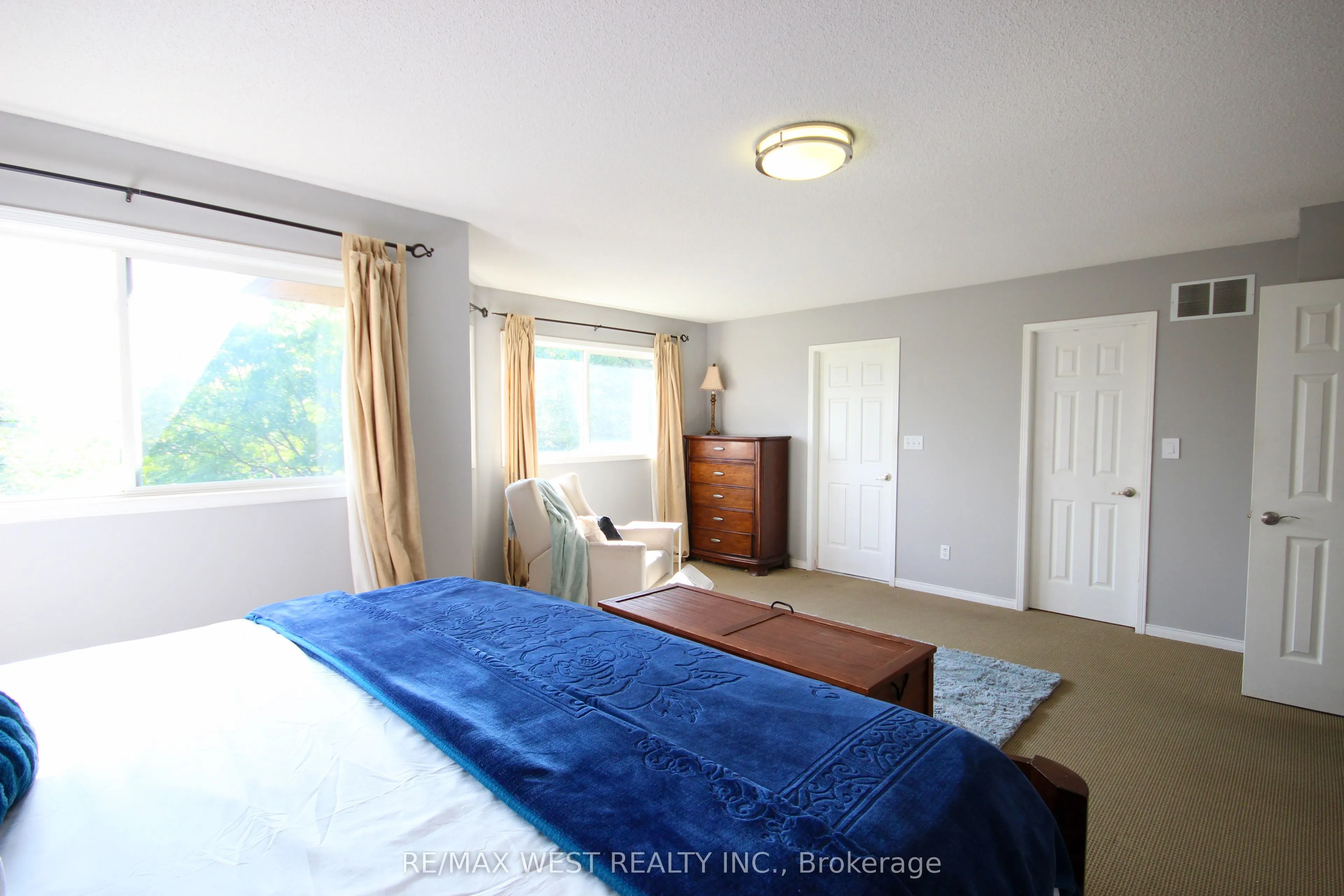7374 Black Walnut Trail