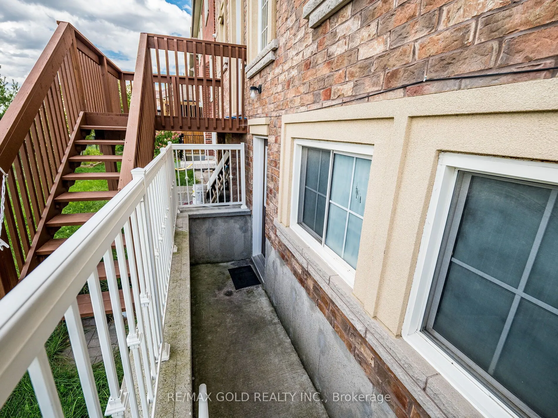 74 Bucksaw Street