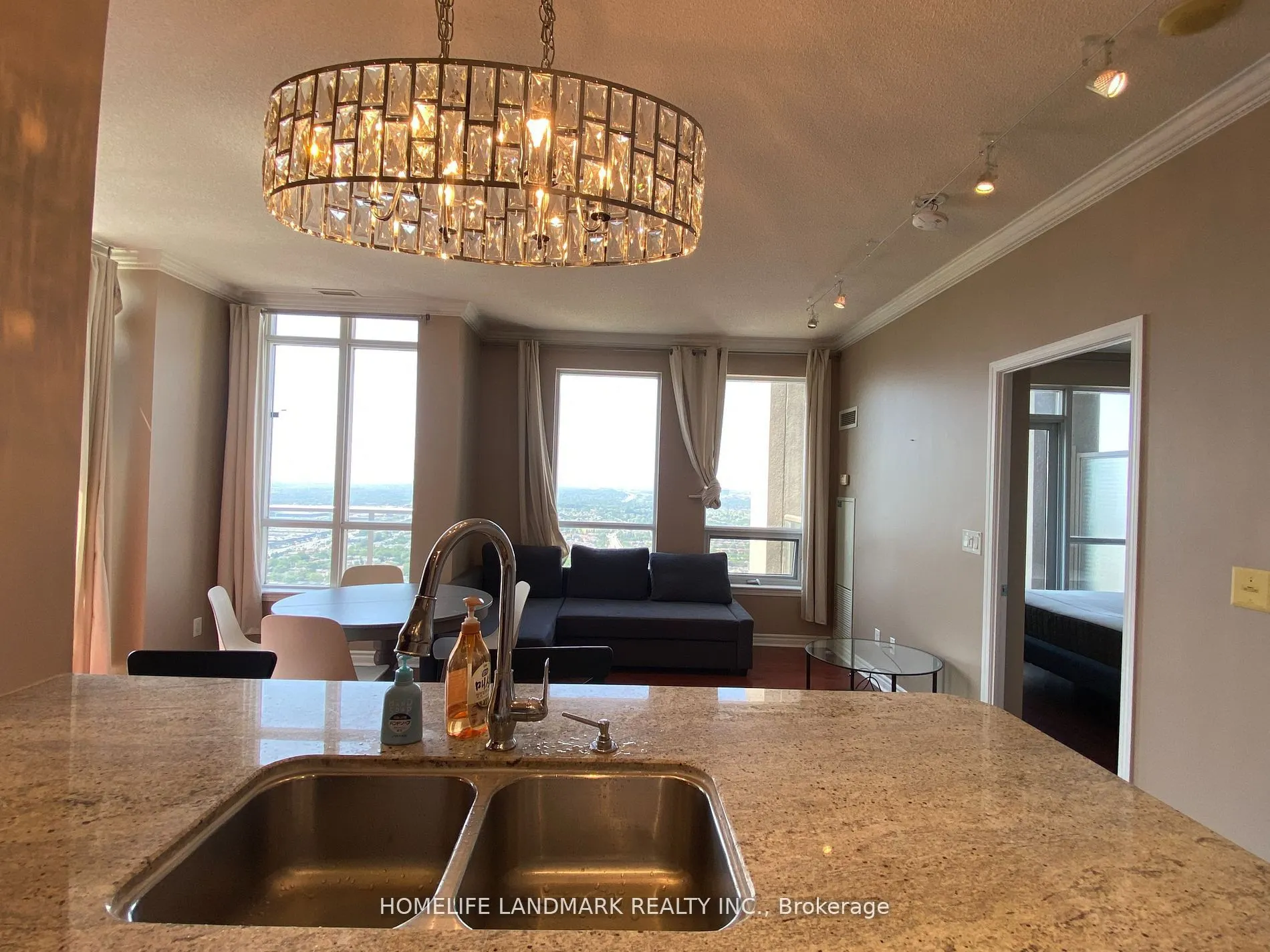388 Prince Of Wales Drive, #3702