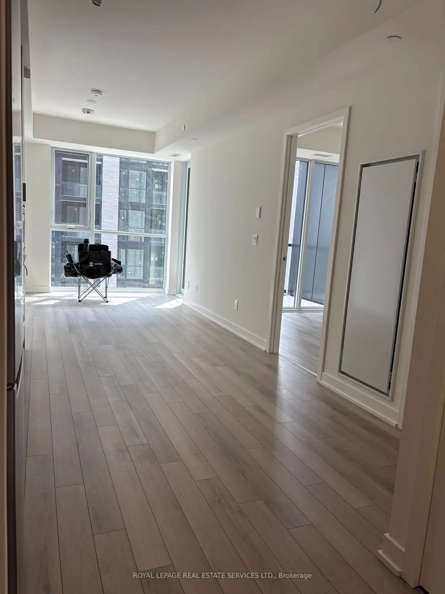3079 Trafalgar Road, #1111