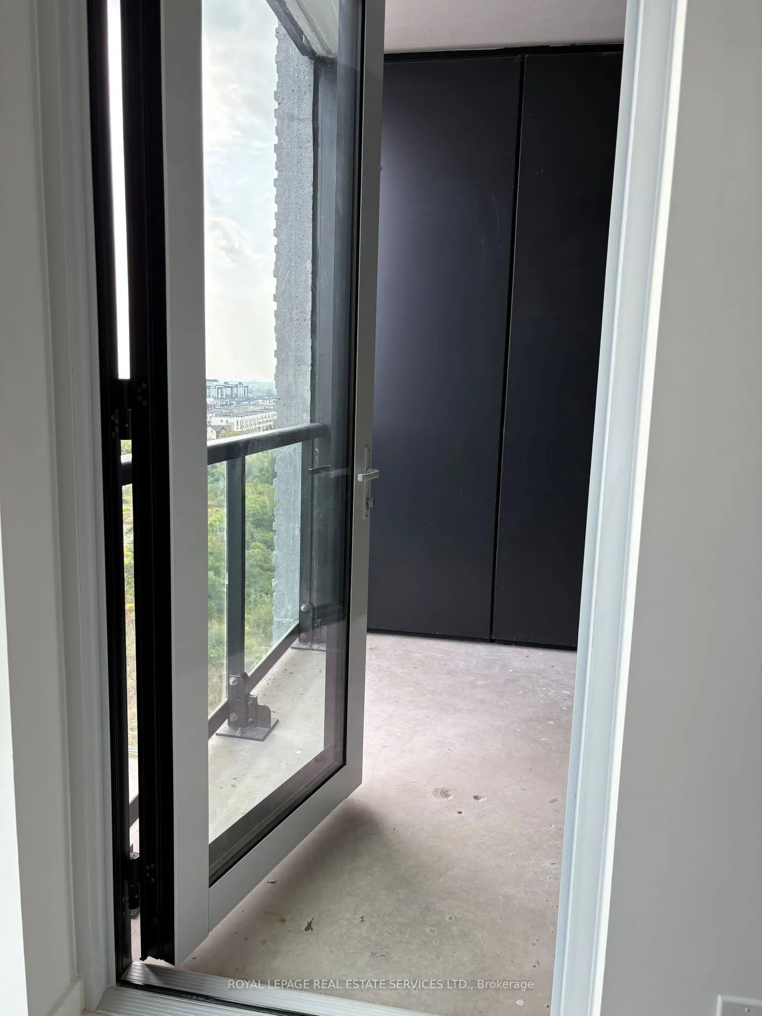 3079 Trafalgar Road, #1111