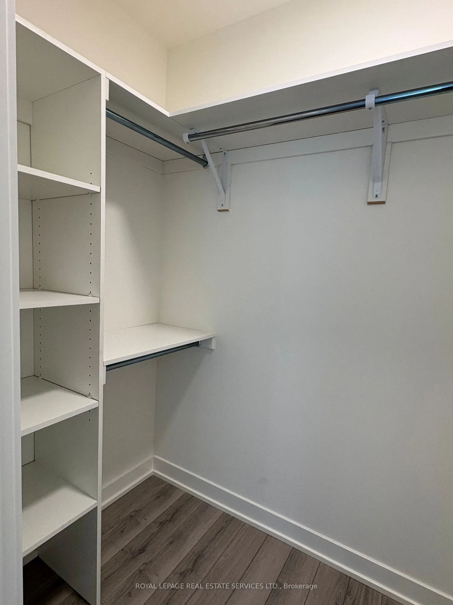 3079 Trafalgar Road, #1111