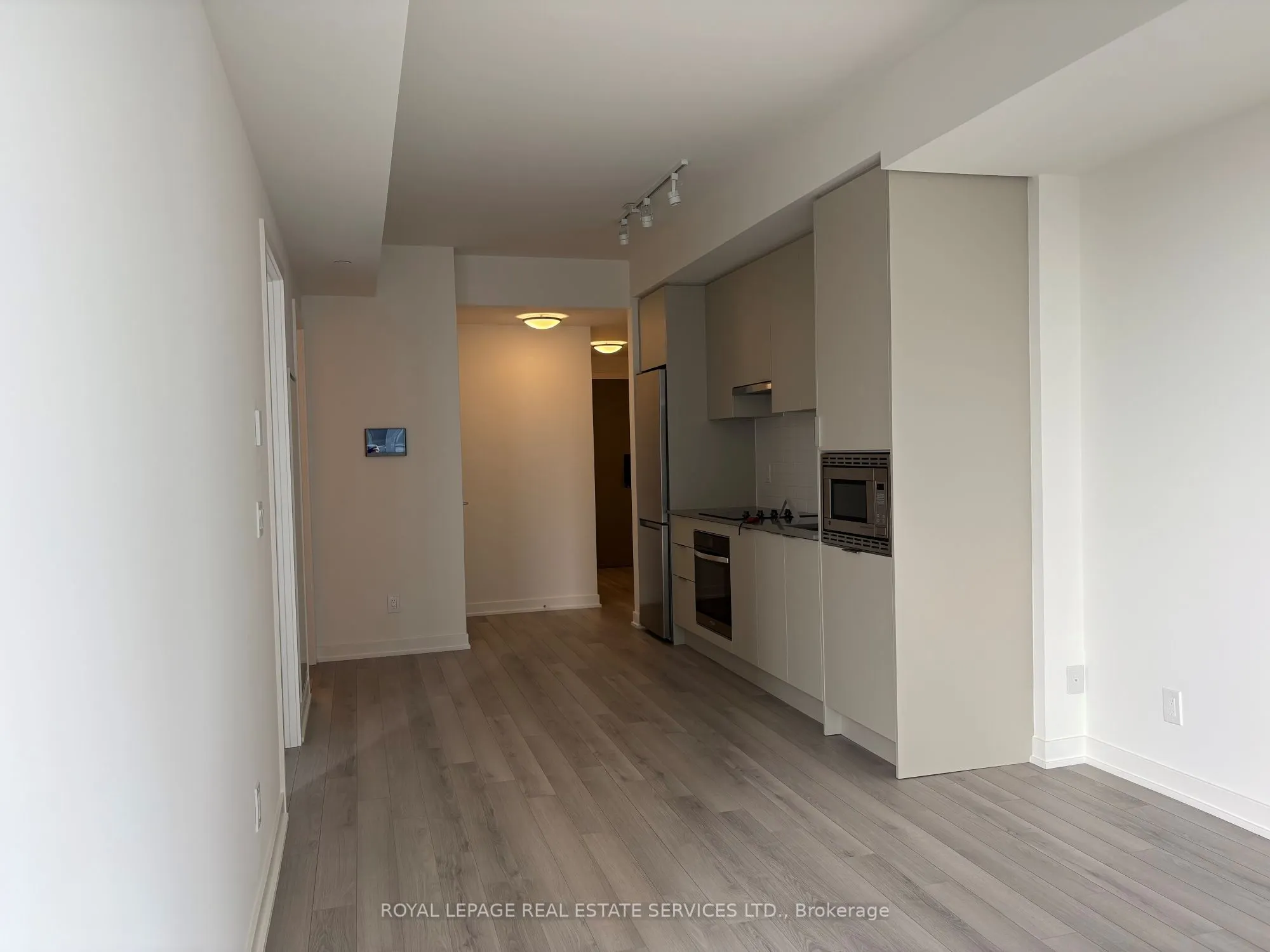 3079 Trafalgar Road, #1111