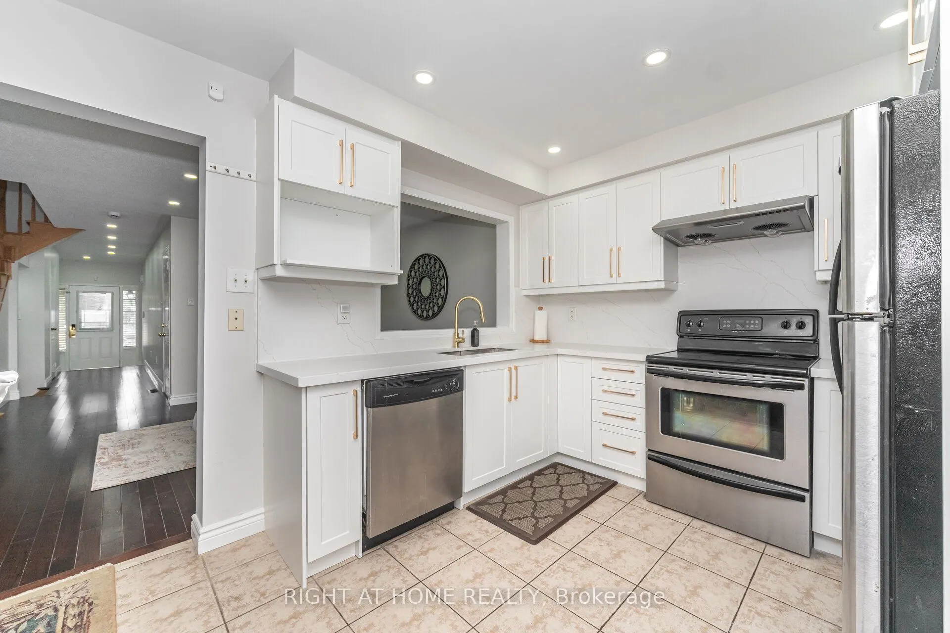 131 Crystal Glen Crescent