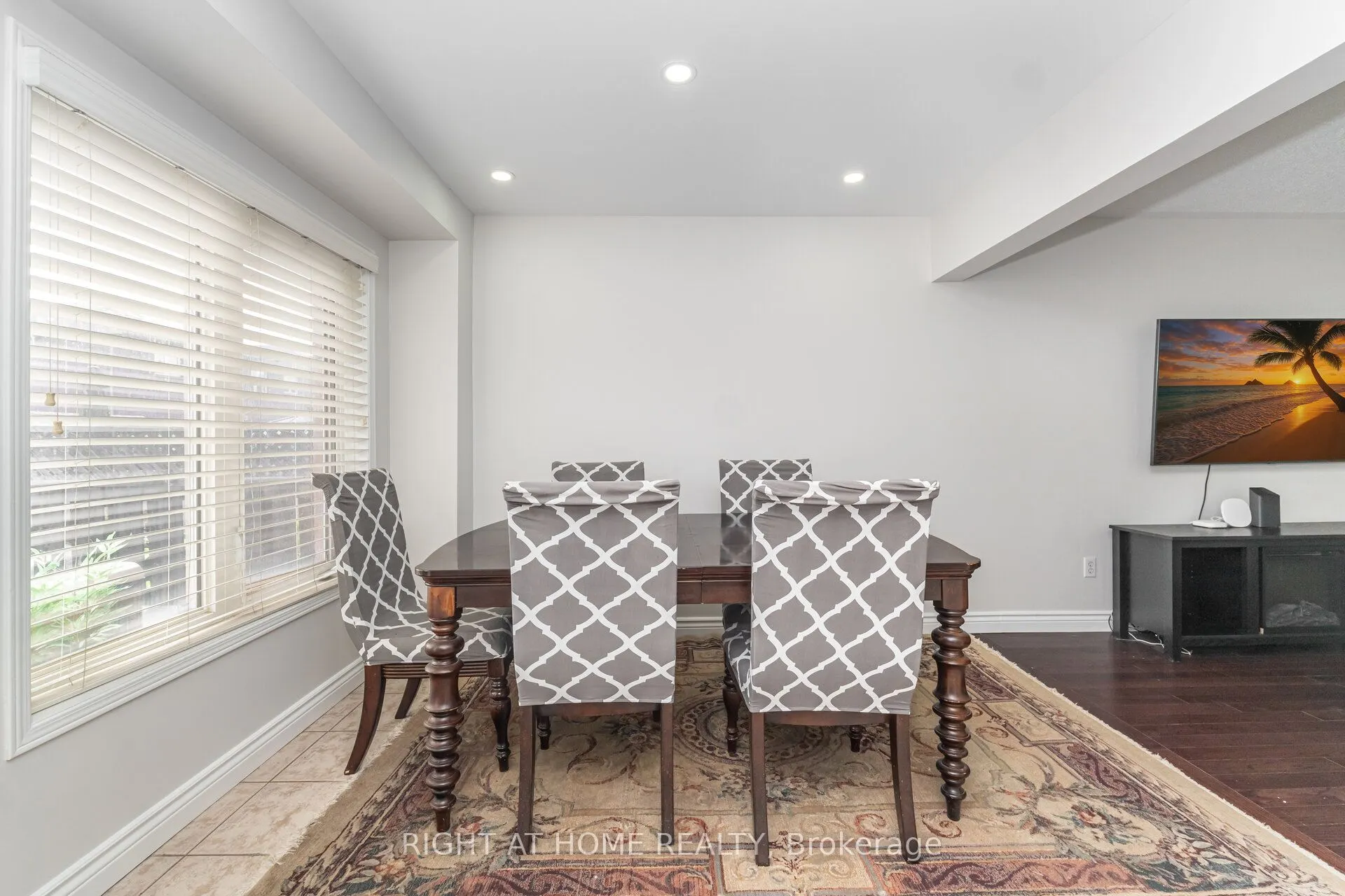 131 Crystal Glen Crescent