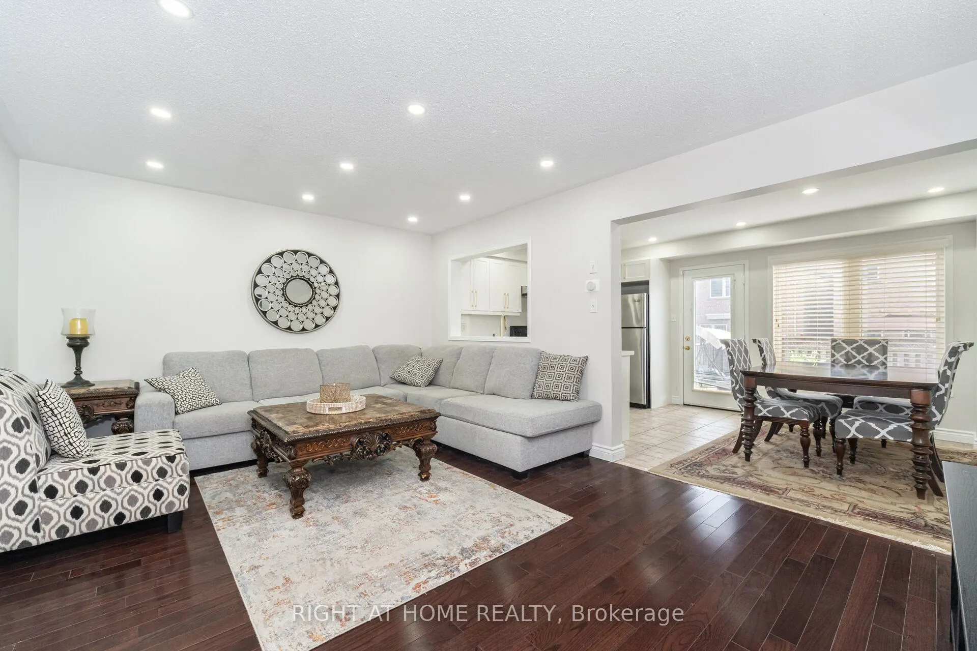 131 Crystal Glen Crescent