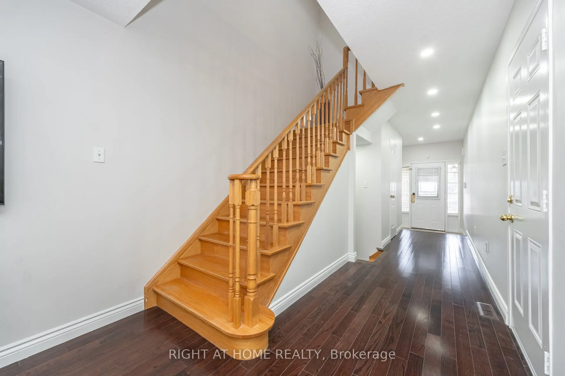 131 Crystal Glen Crescent