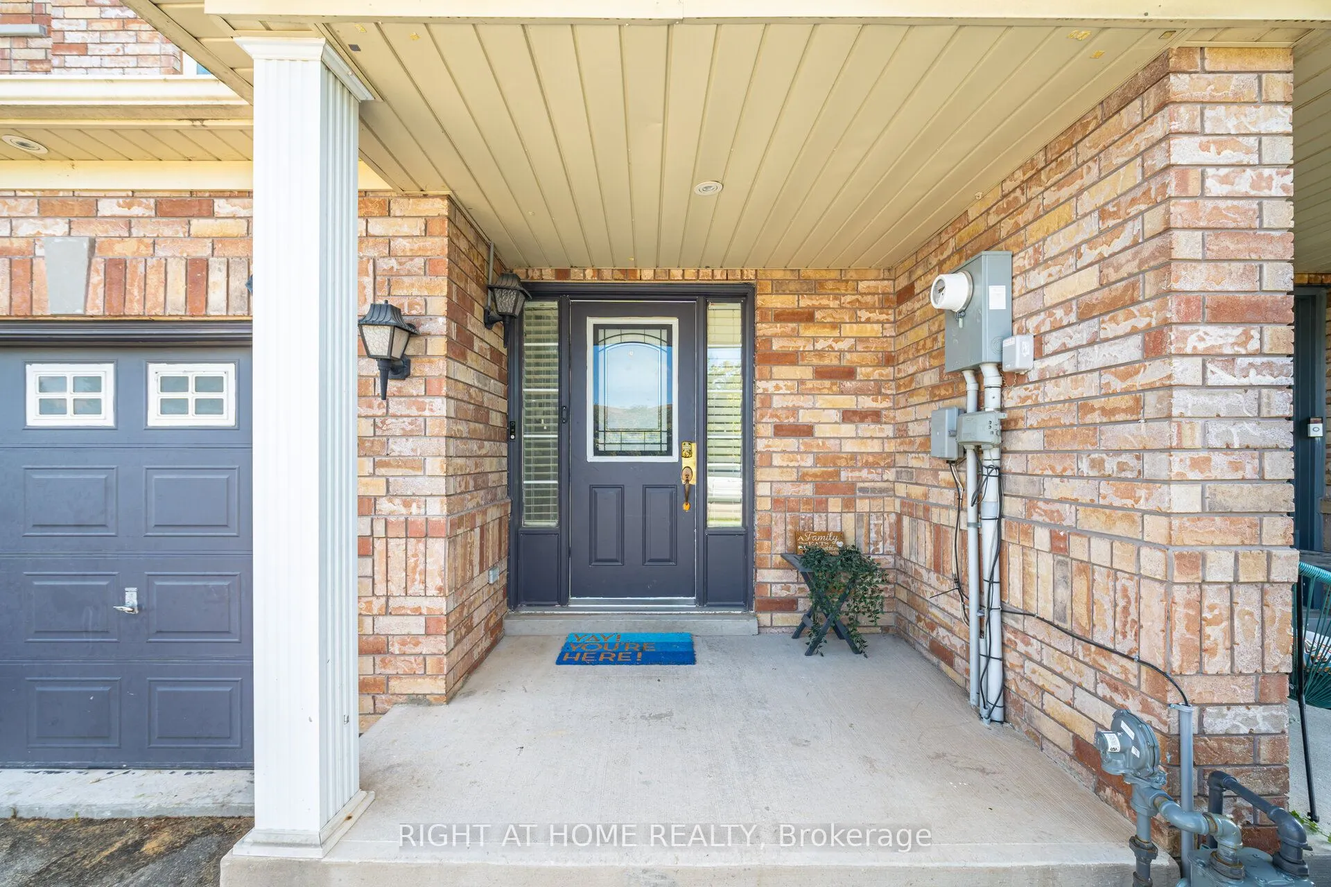 131 Crystal Glen Crescent