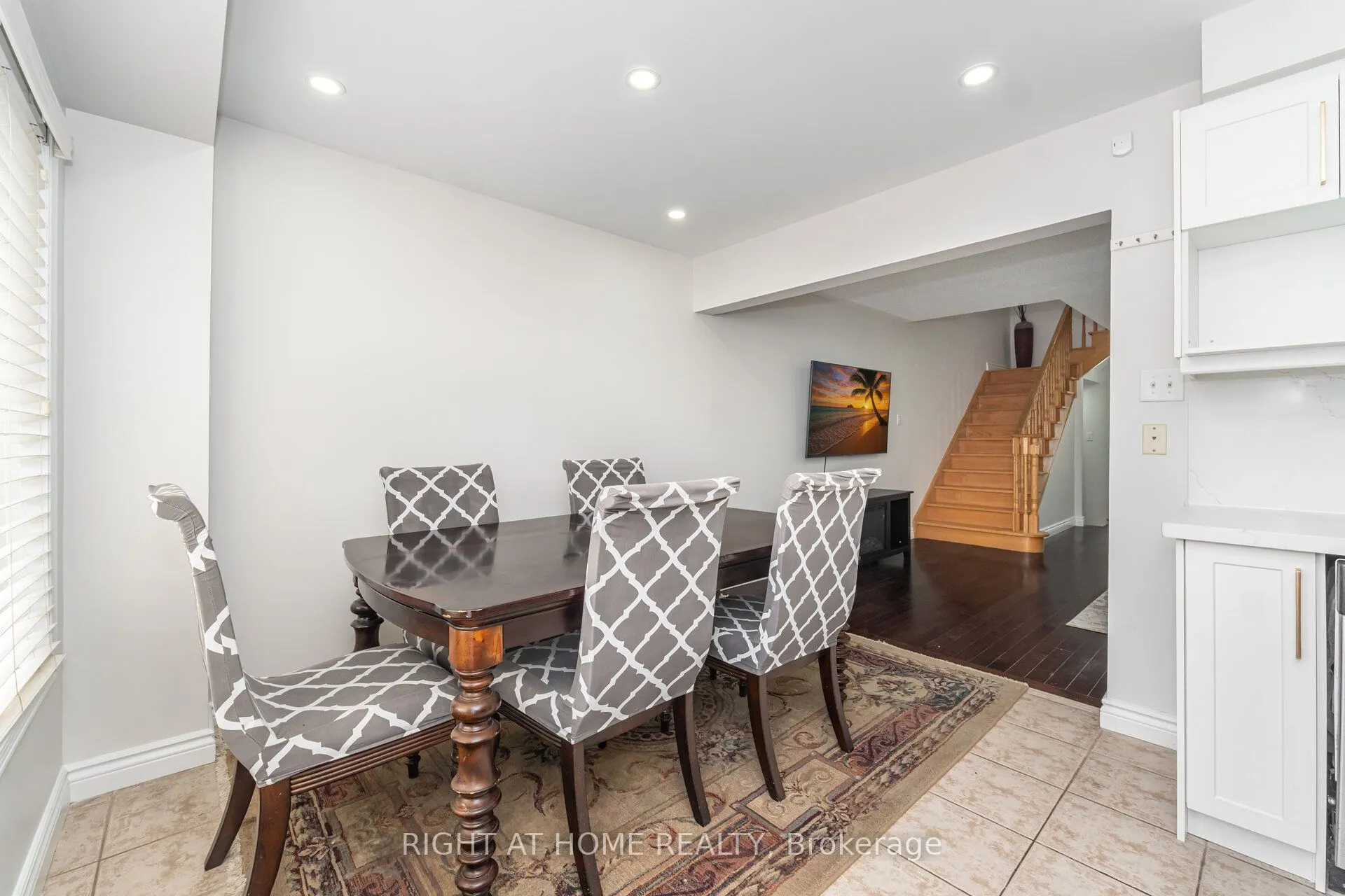 131 Crystal Glen Crescent