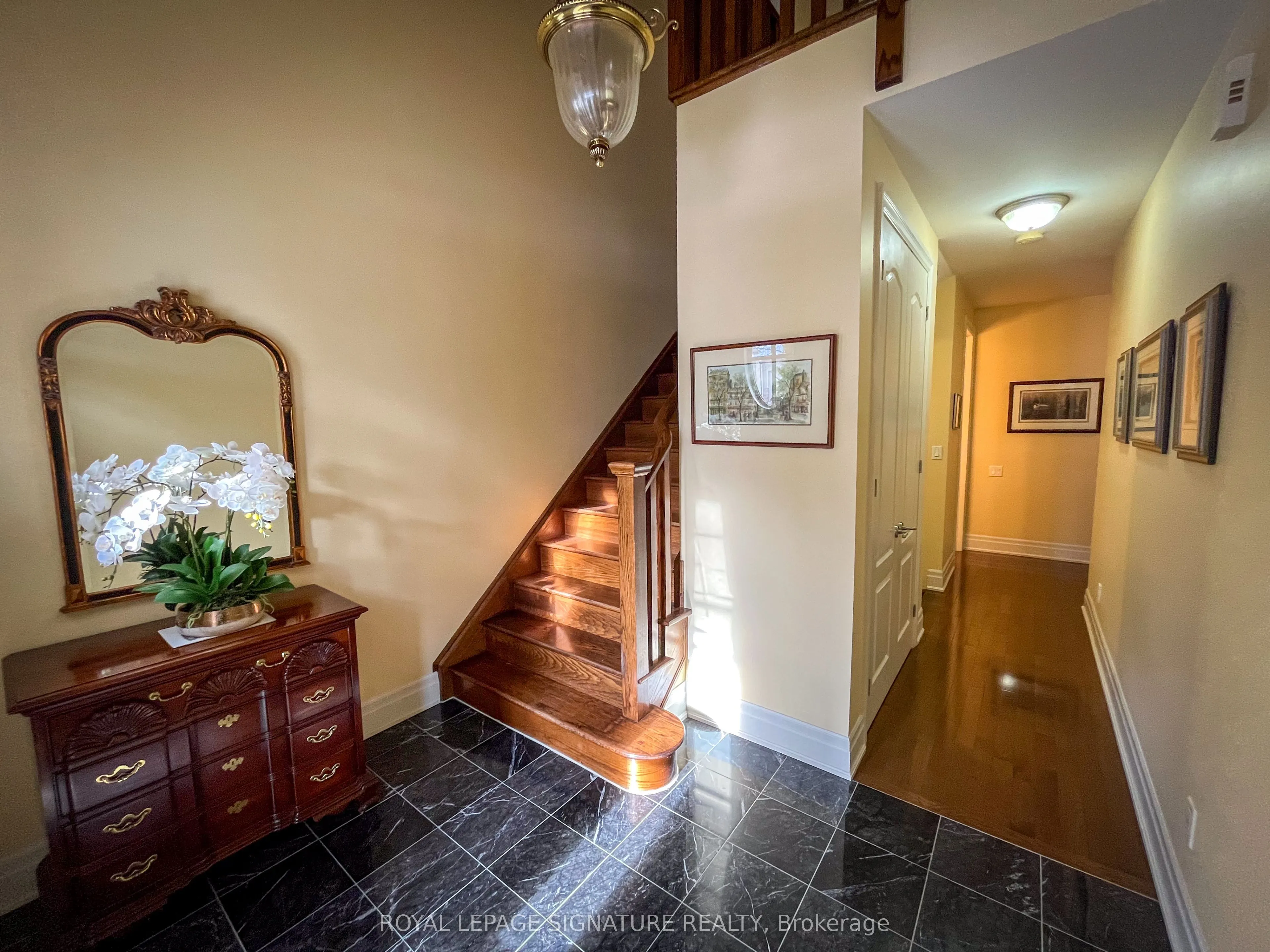 1915 Broad Hollow Gate, #103