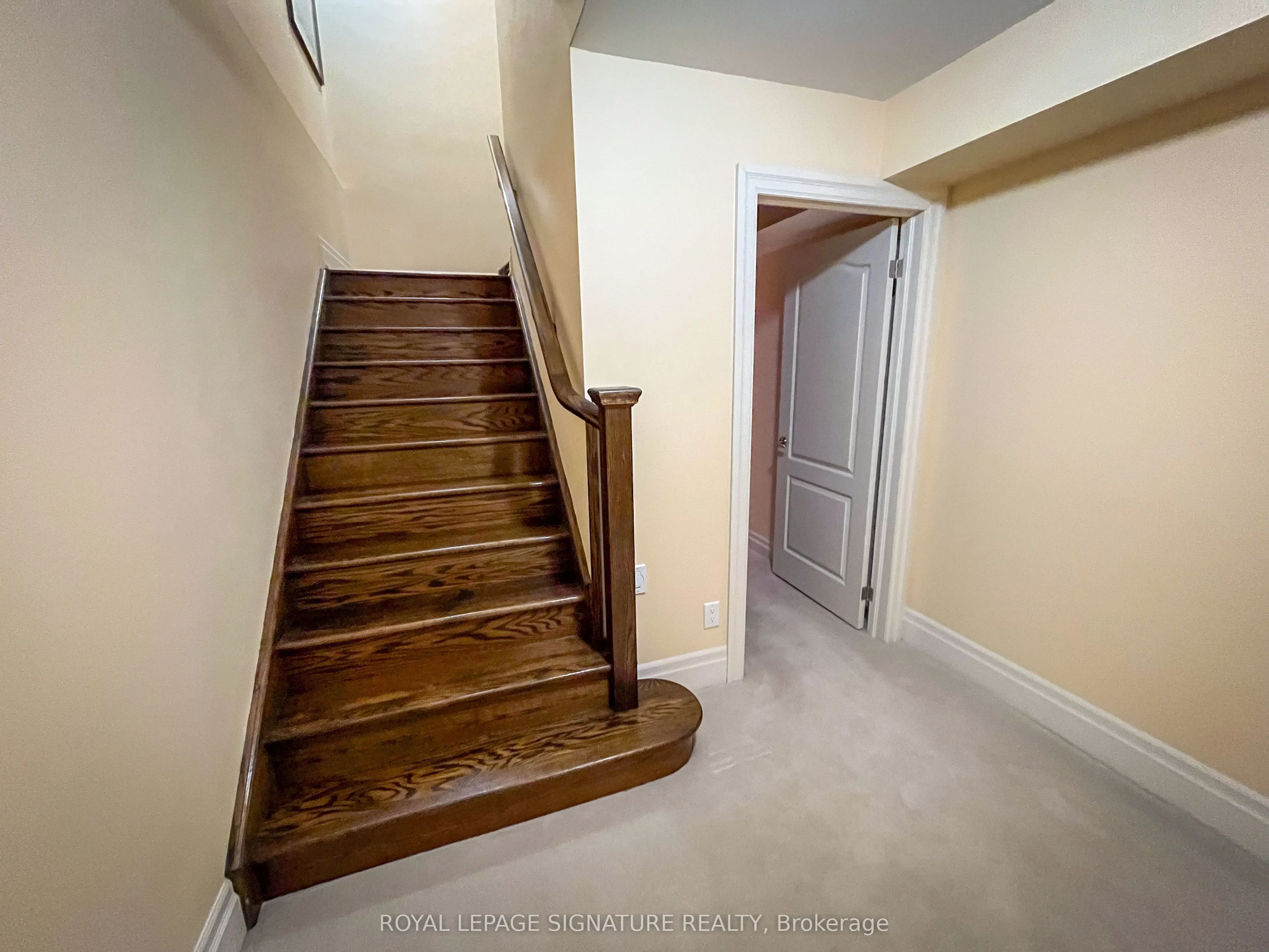 1915 Broad Hollow Gate, #103