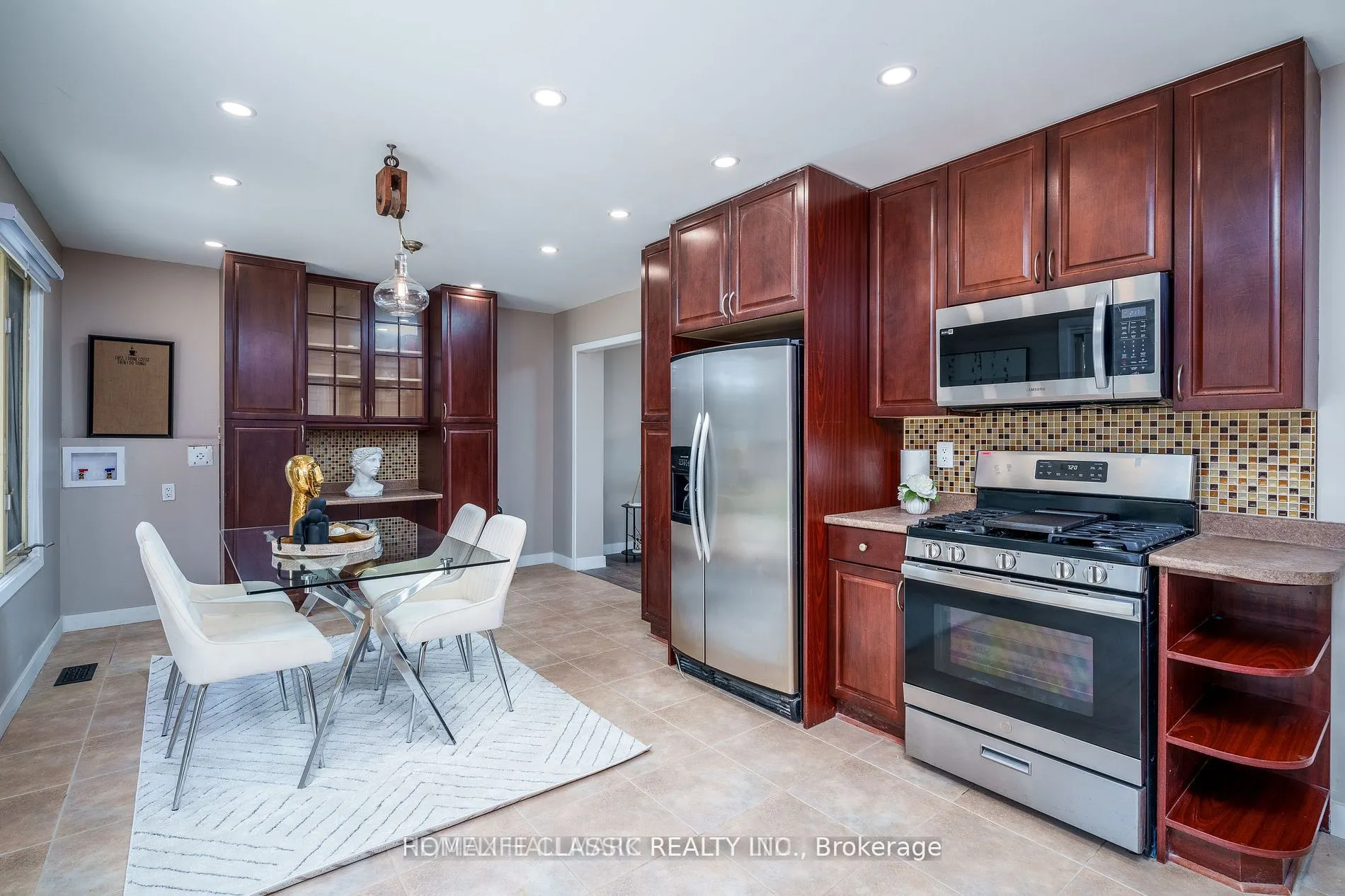 583 Elliott Crescent