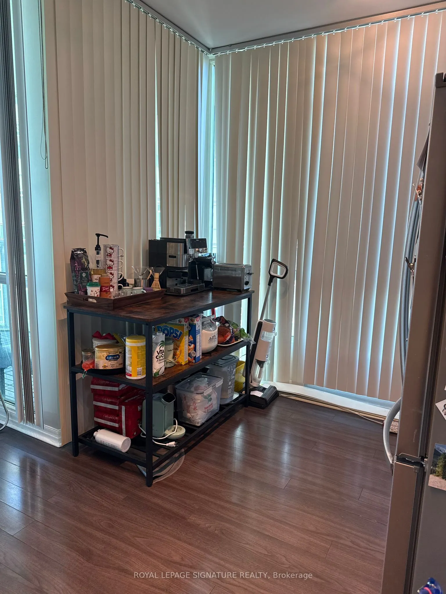 220 Burnhamthorpe Road, #3104