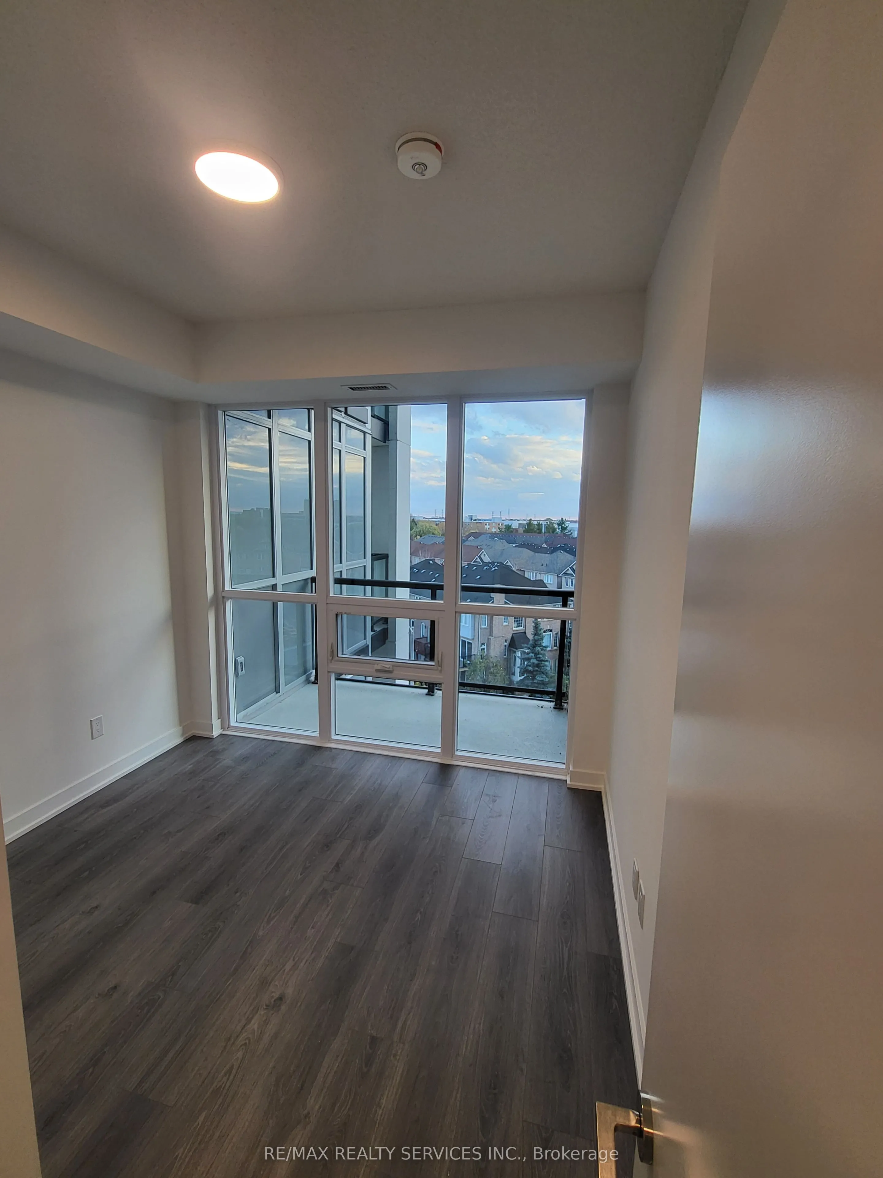 225 Malta Avenue E, #513