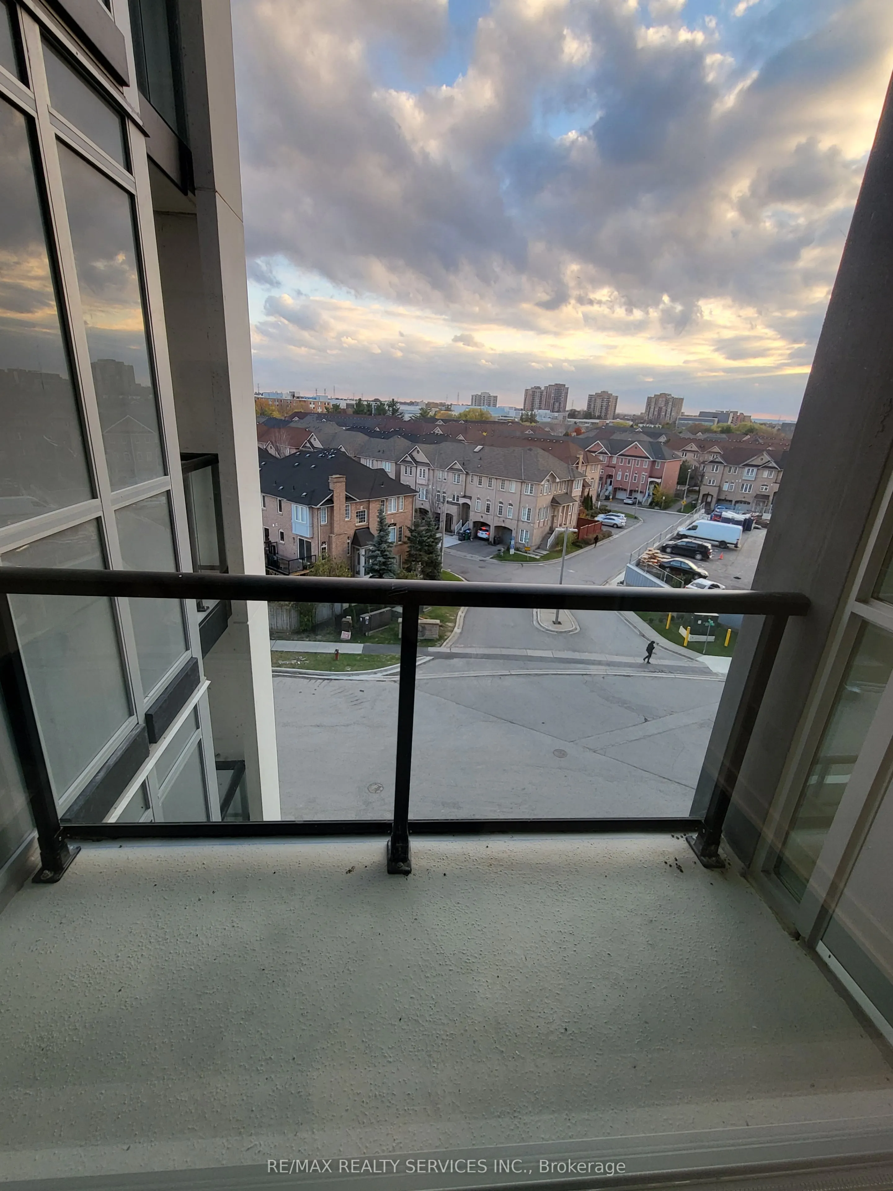 225 Malta Avenue E, #513