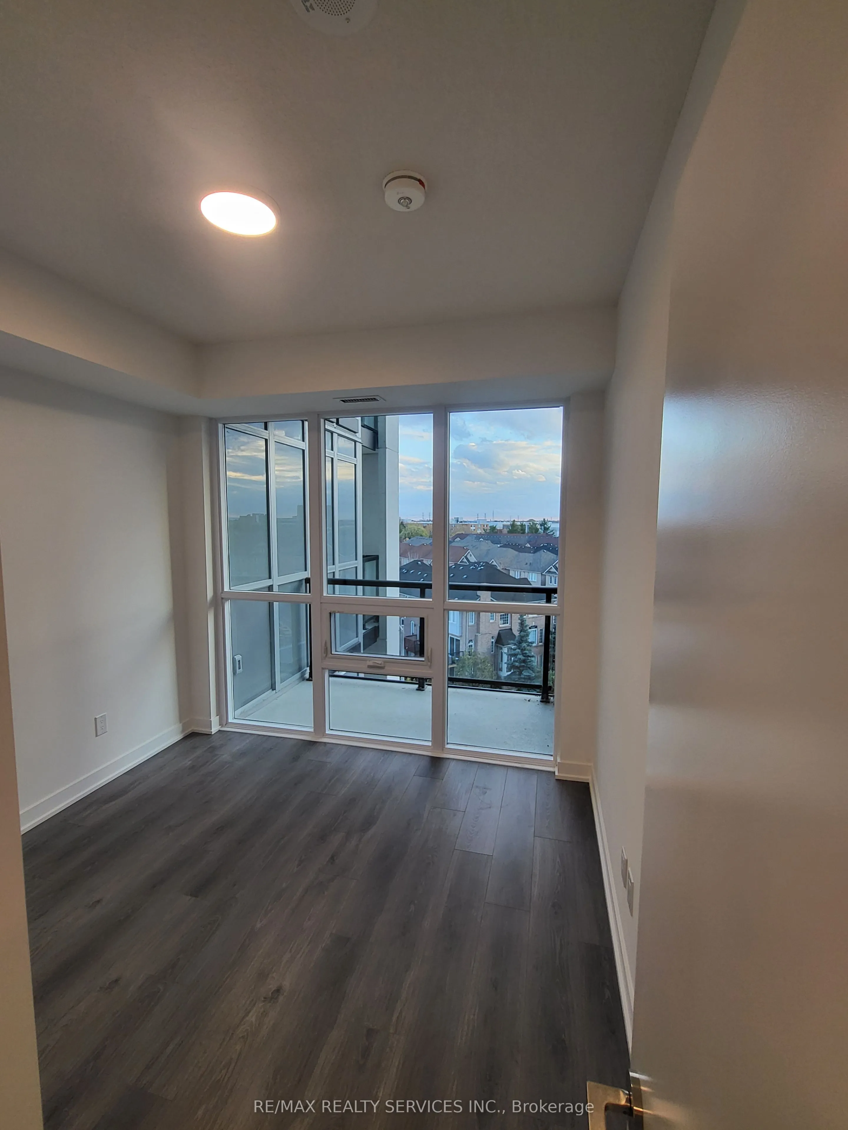 225 Malta Avenue E, #513