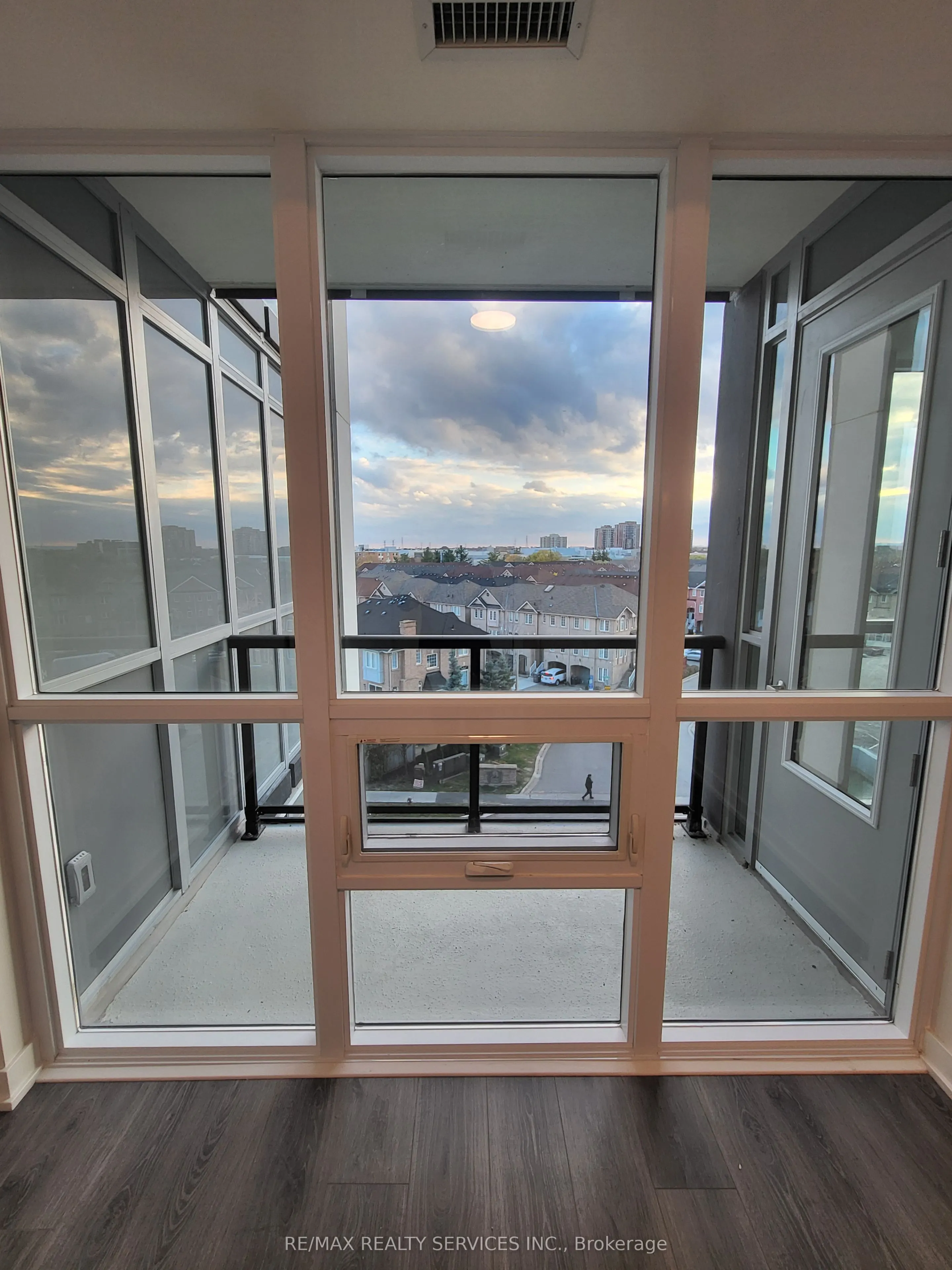 225 Malta Avenue E, #513