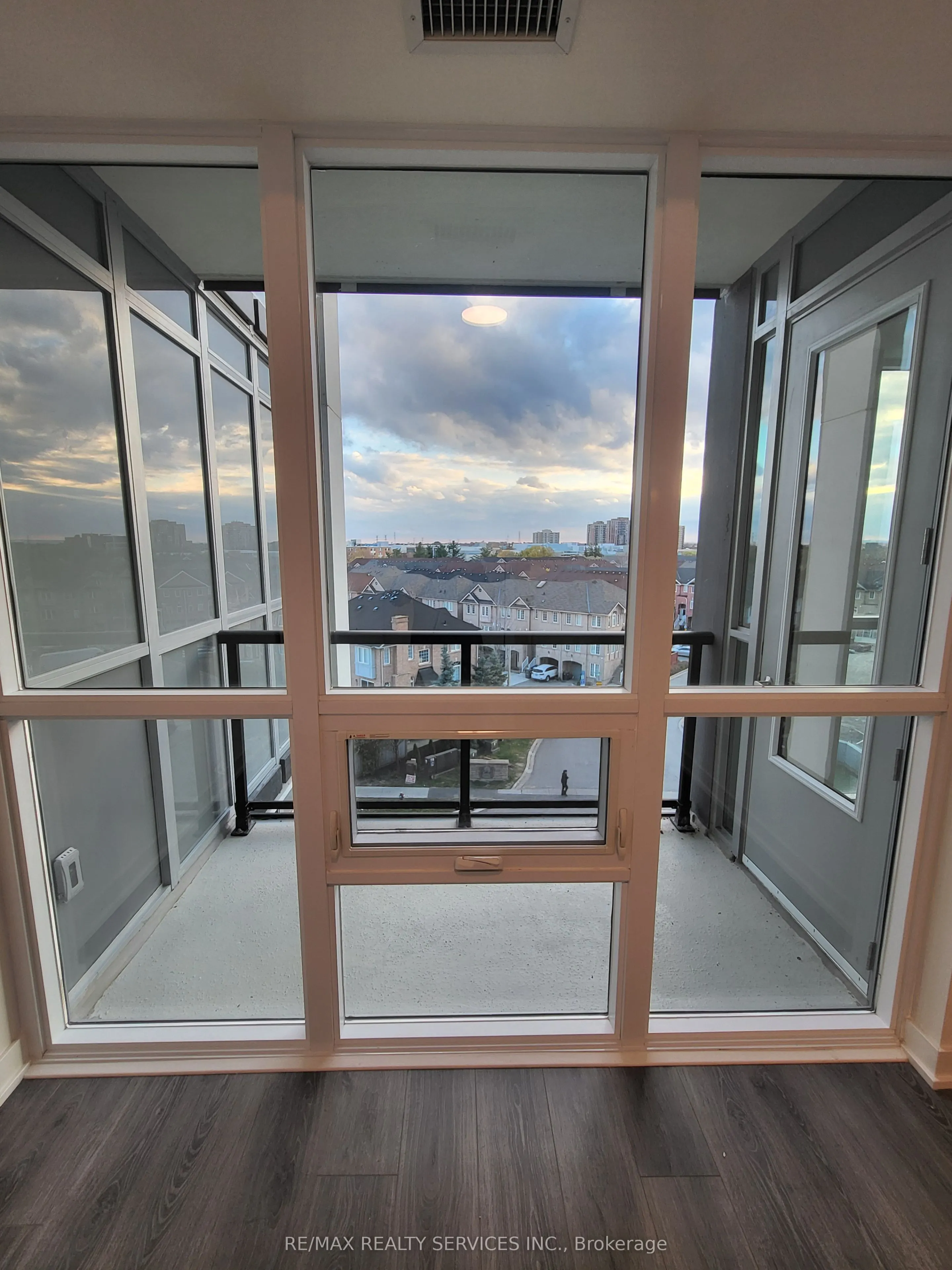 225 Malta Avenue E, #513